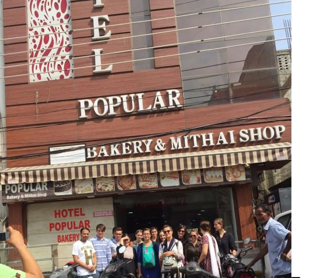 group of guests in Hotel Popular