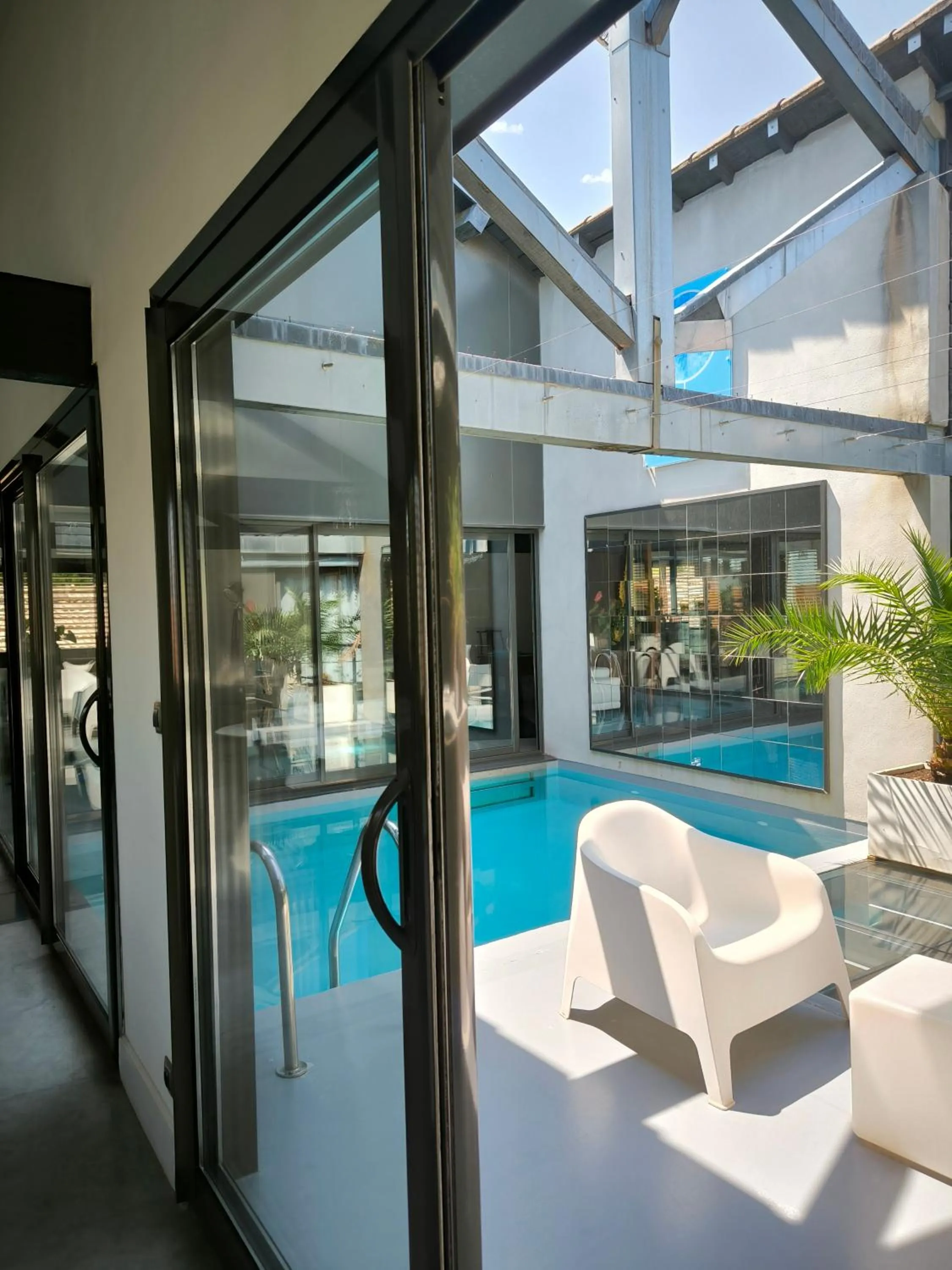 Swimming pool in Be Loft B&B Pool & Spa