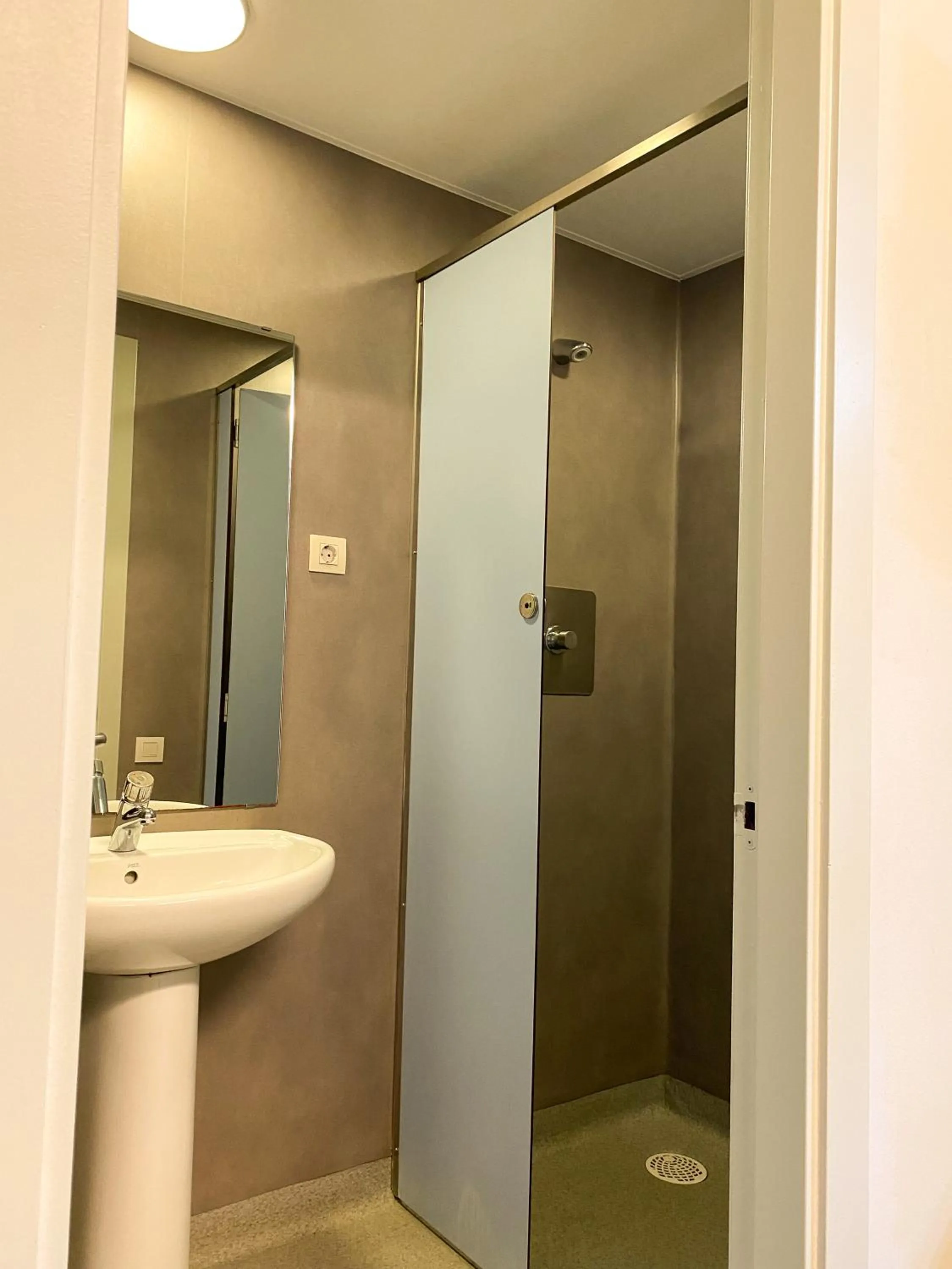 Barcelona Pere Tarrés Youth Hostel