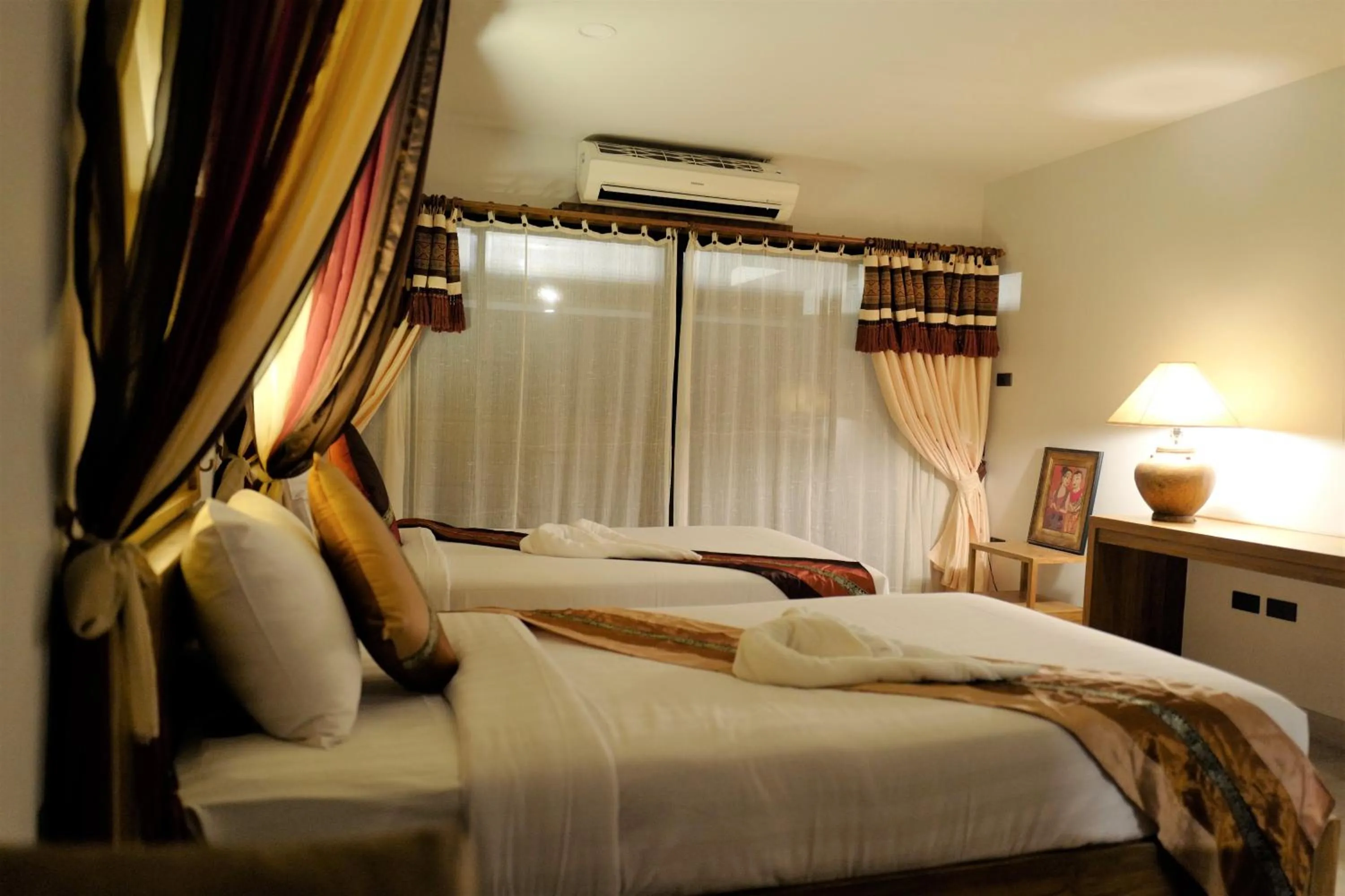 Bedroom, Bed in Big Tree Old Town Hotel