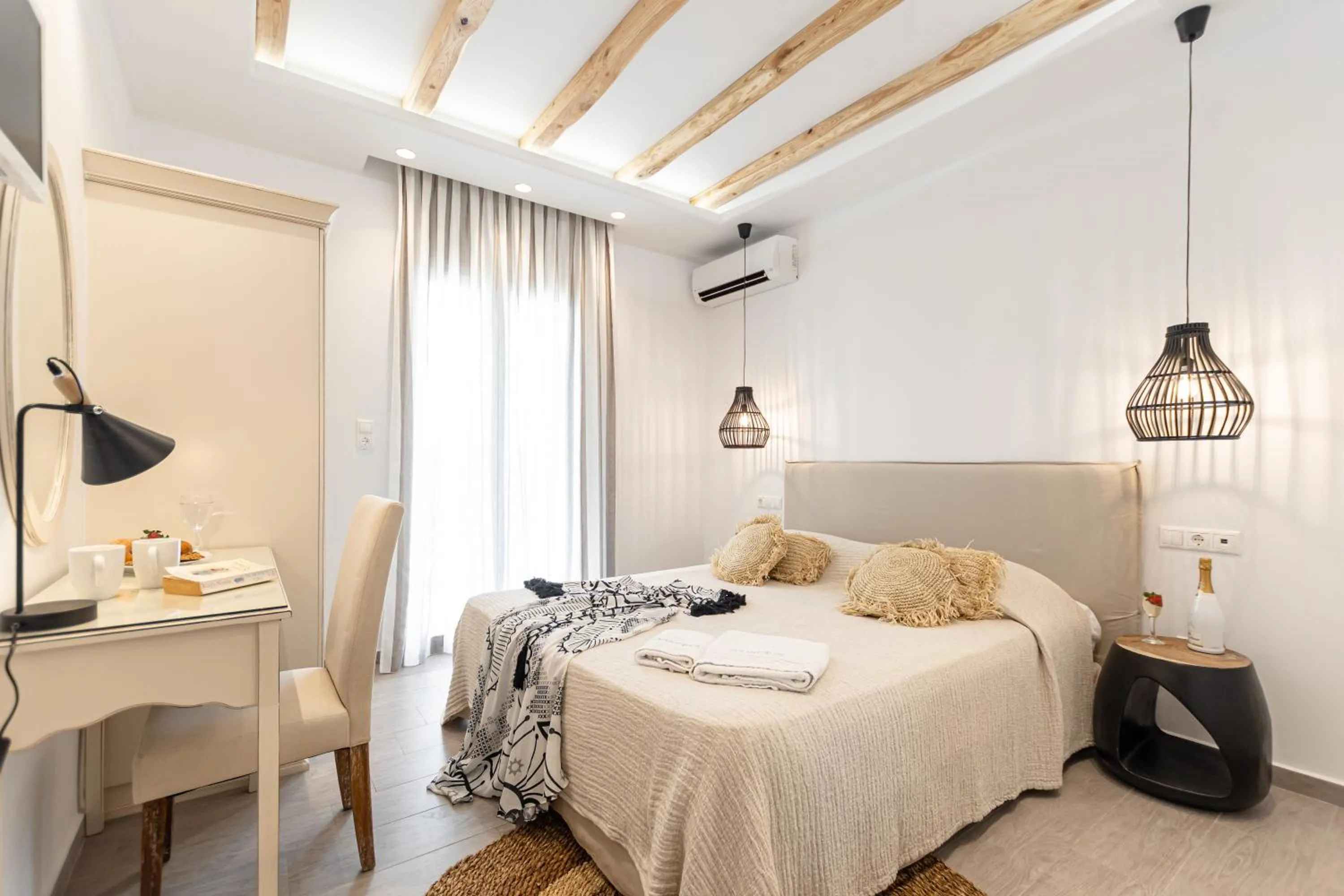 Bed in Sea & Olives Suites Hotel and Villas