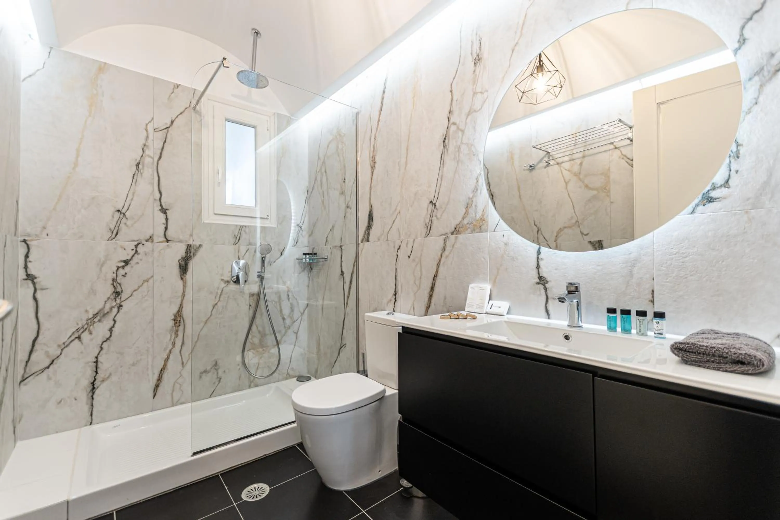 Shower in Sea & Olives Suites Hotel and Villas