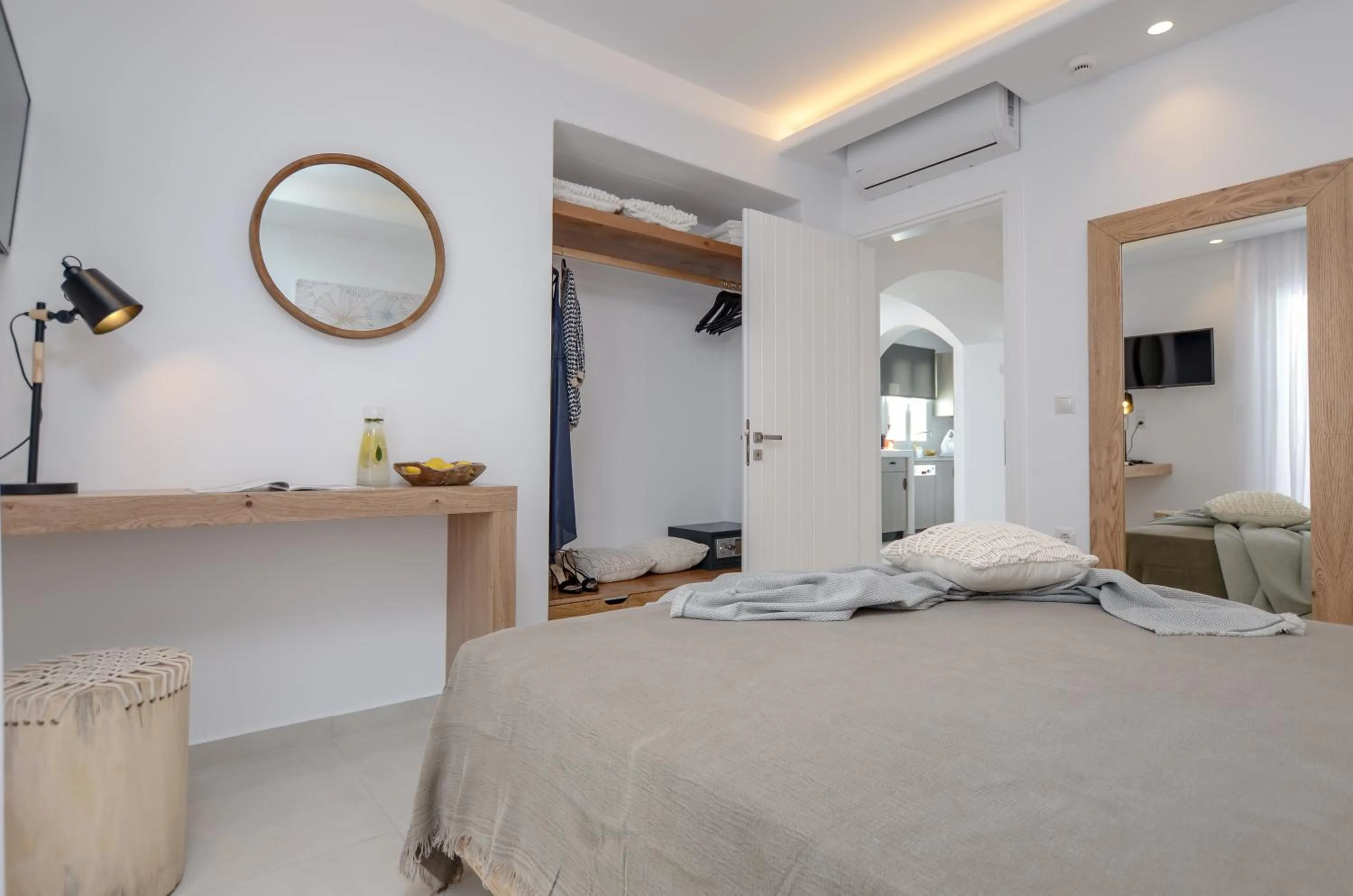 Bedroom, Bed in Sea & Olives Suites Hotel and Villas