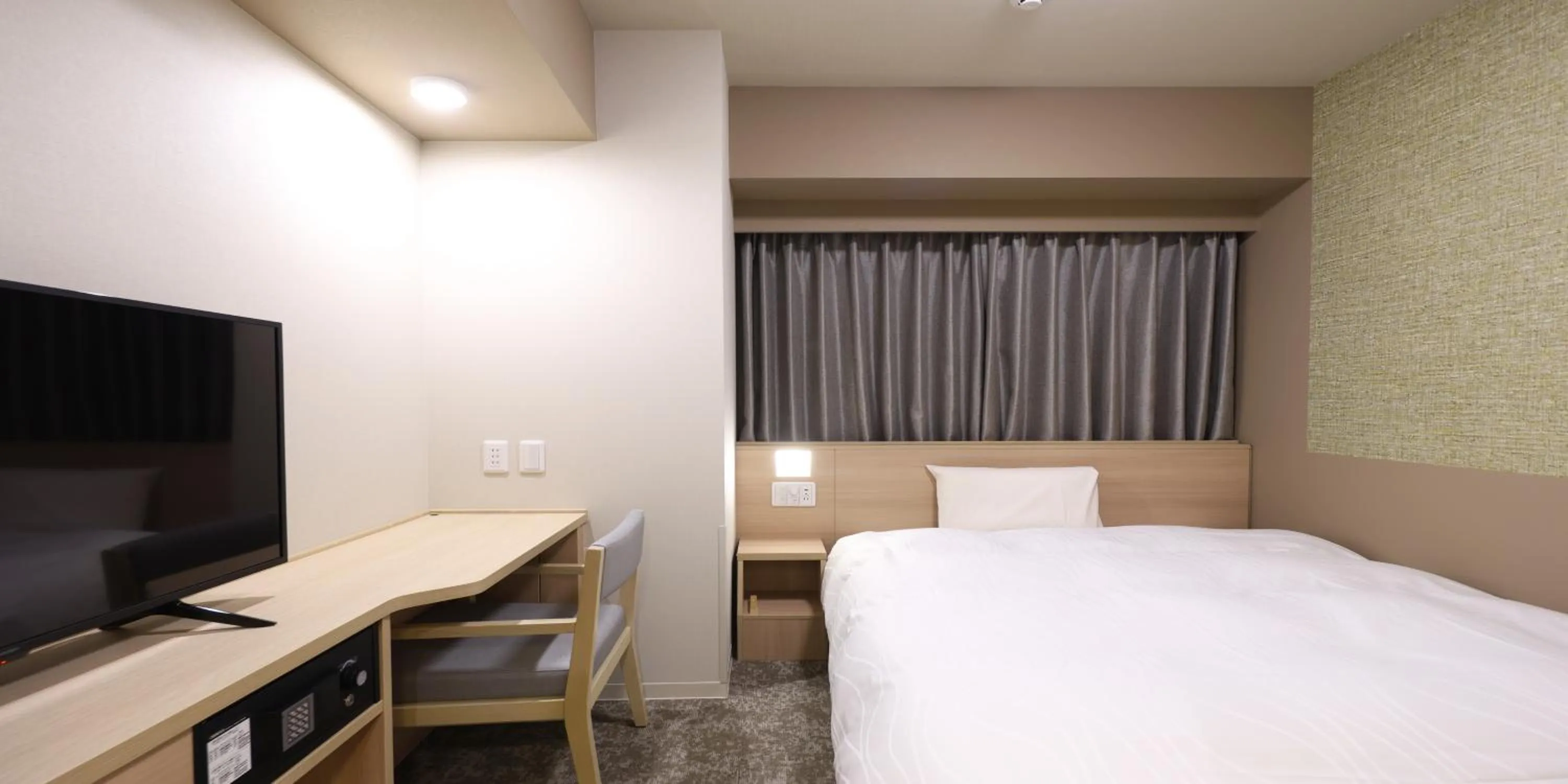 Photo of the whole room, Bed in Dormy Inn Tsuruga Natural Hot Spring