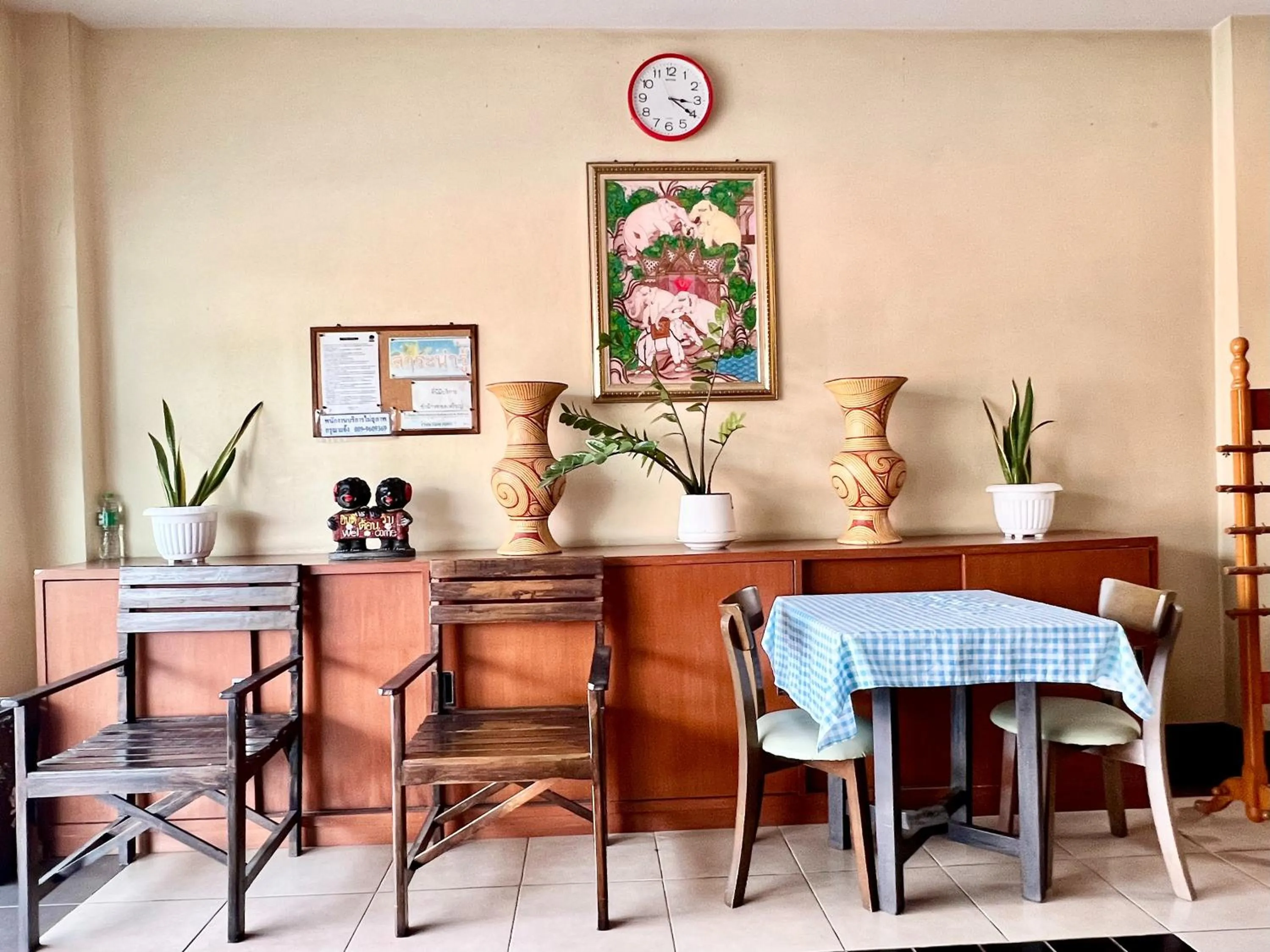 Seating area in Sunshine Place Udon