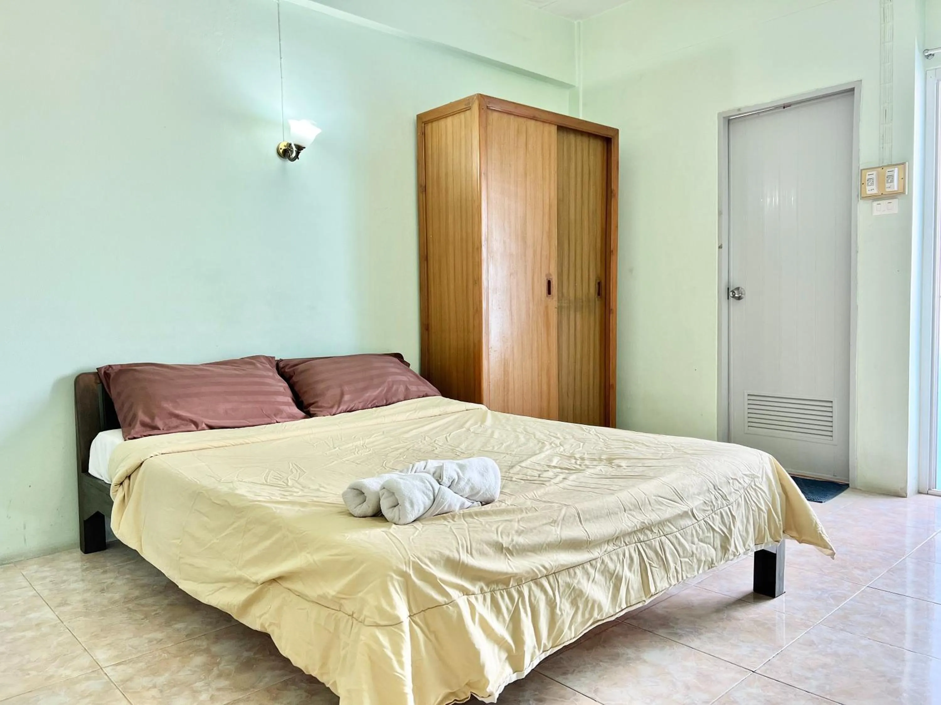 Bedroom, Bed in Sunshine Place Udon