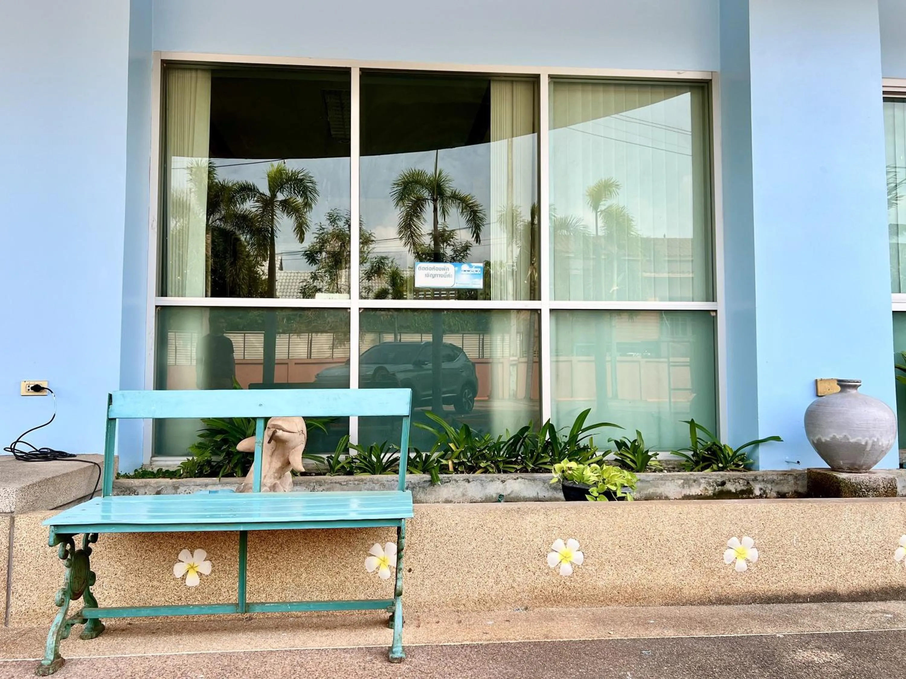Seating area in Sunshine Place Udon