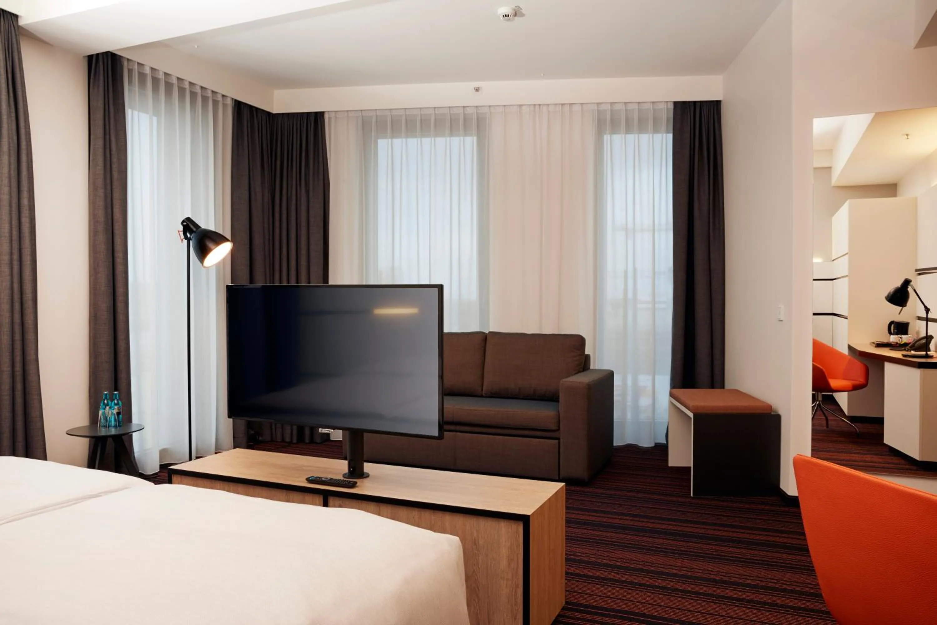 Photo of the whole room, Bed in HYPERION Hotel Hamburg City, Trademark Collection by Wyndham
