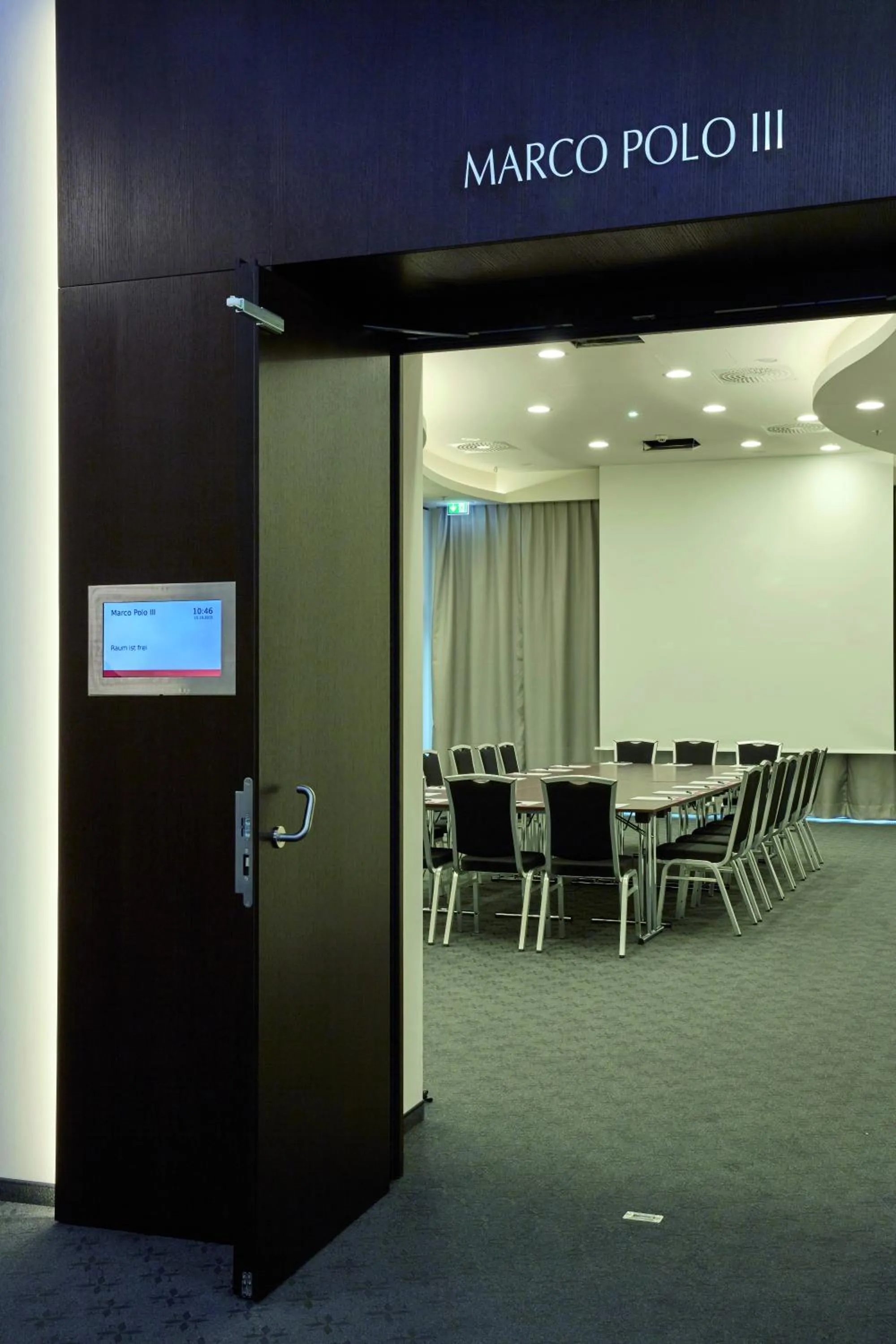 Lobby or reception in HYPERION Hotel Hamburg City, Trademark Collection by Wyndham