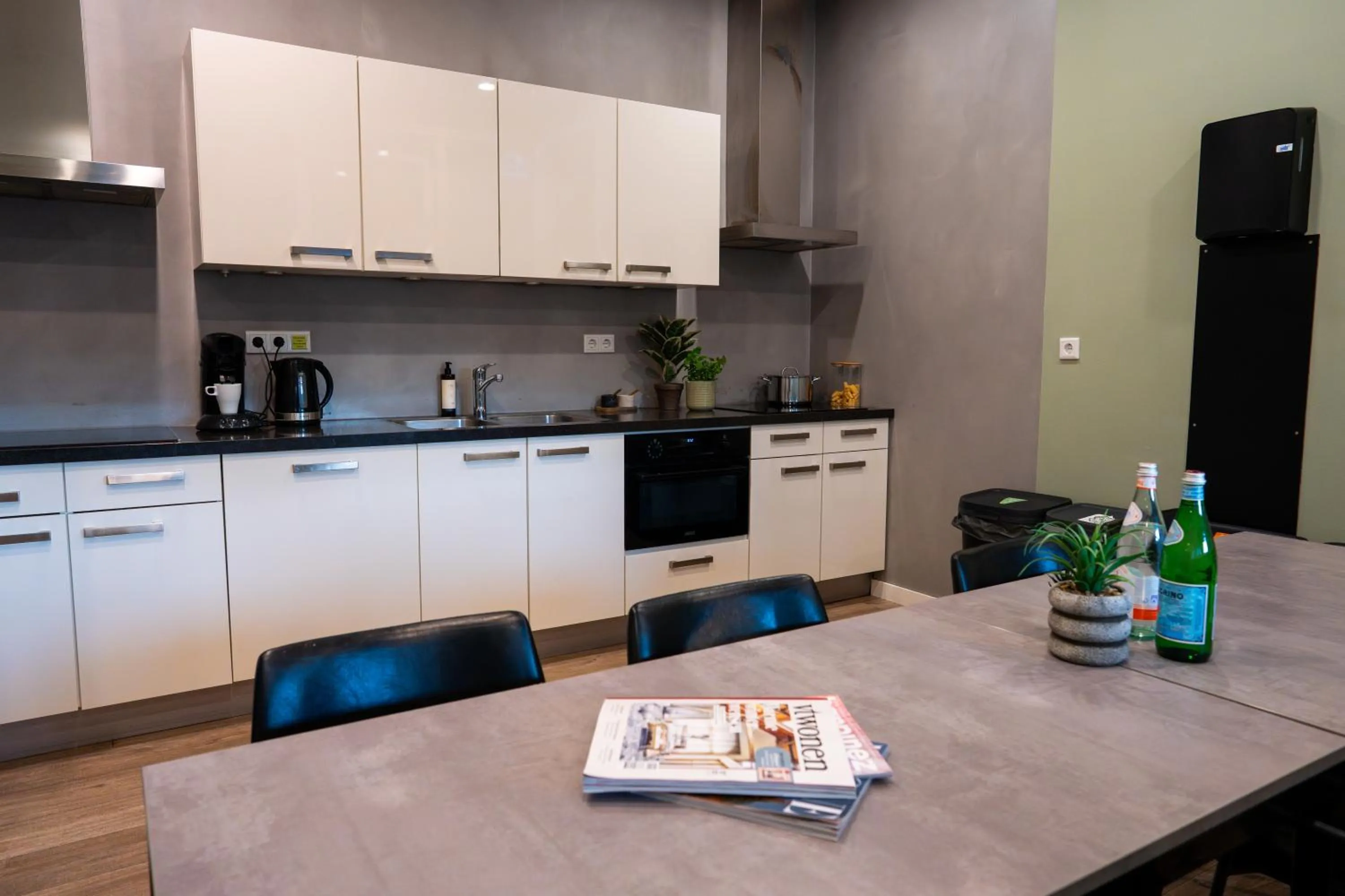 Communal kitchen in Short Stay Wageningen