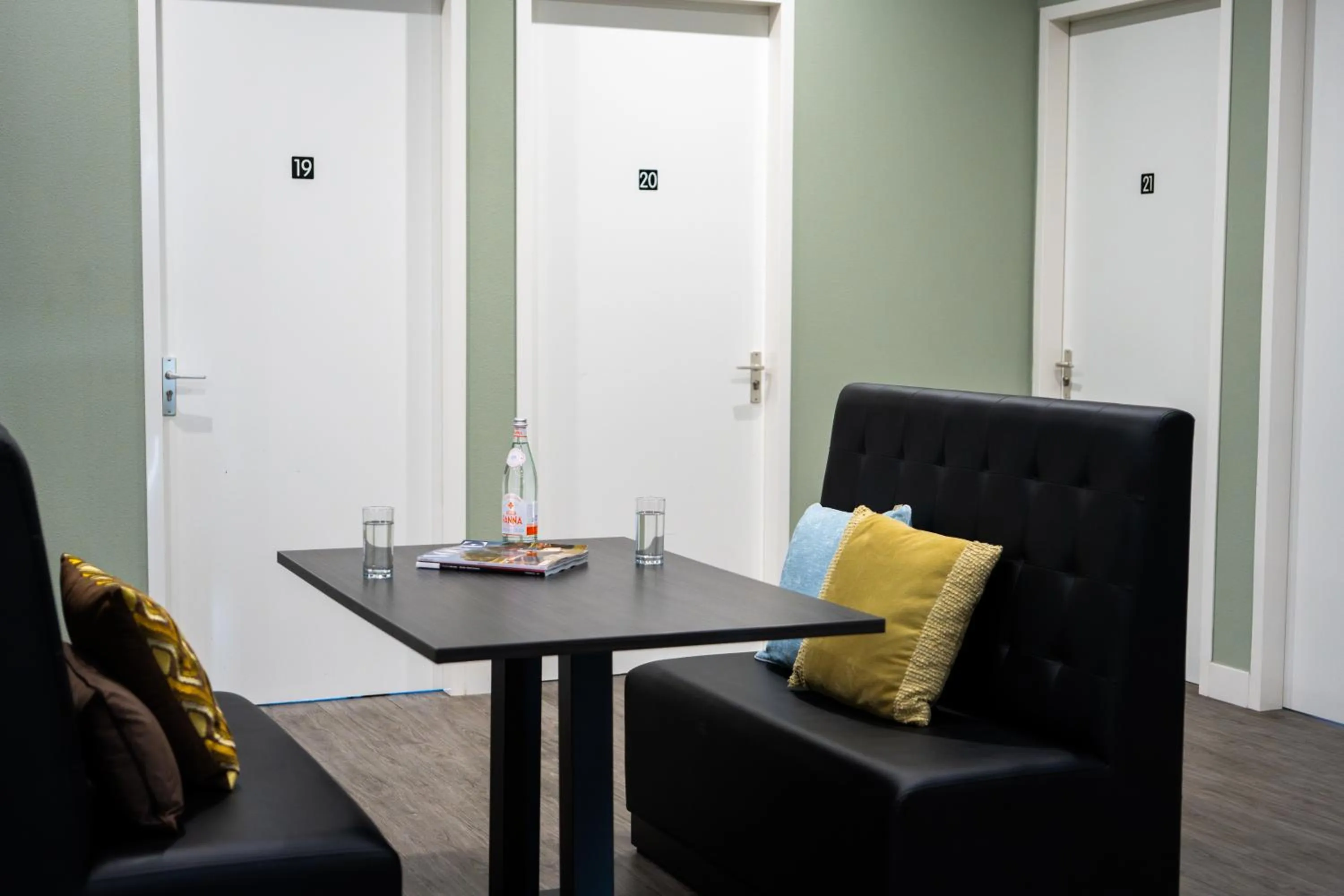 Communal lounge/ TV room in Short Stay Wageningen