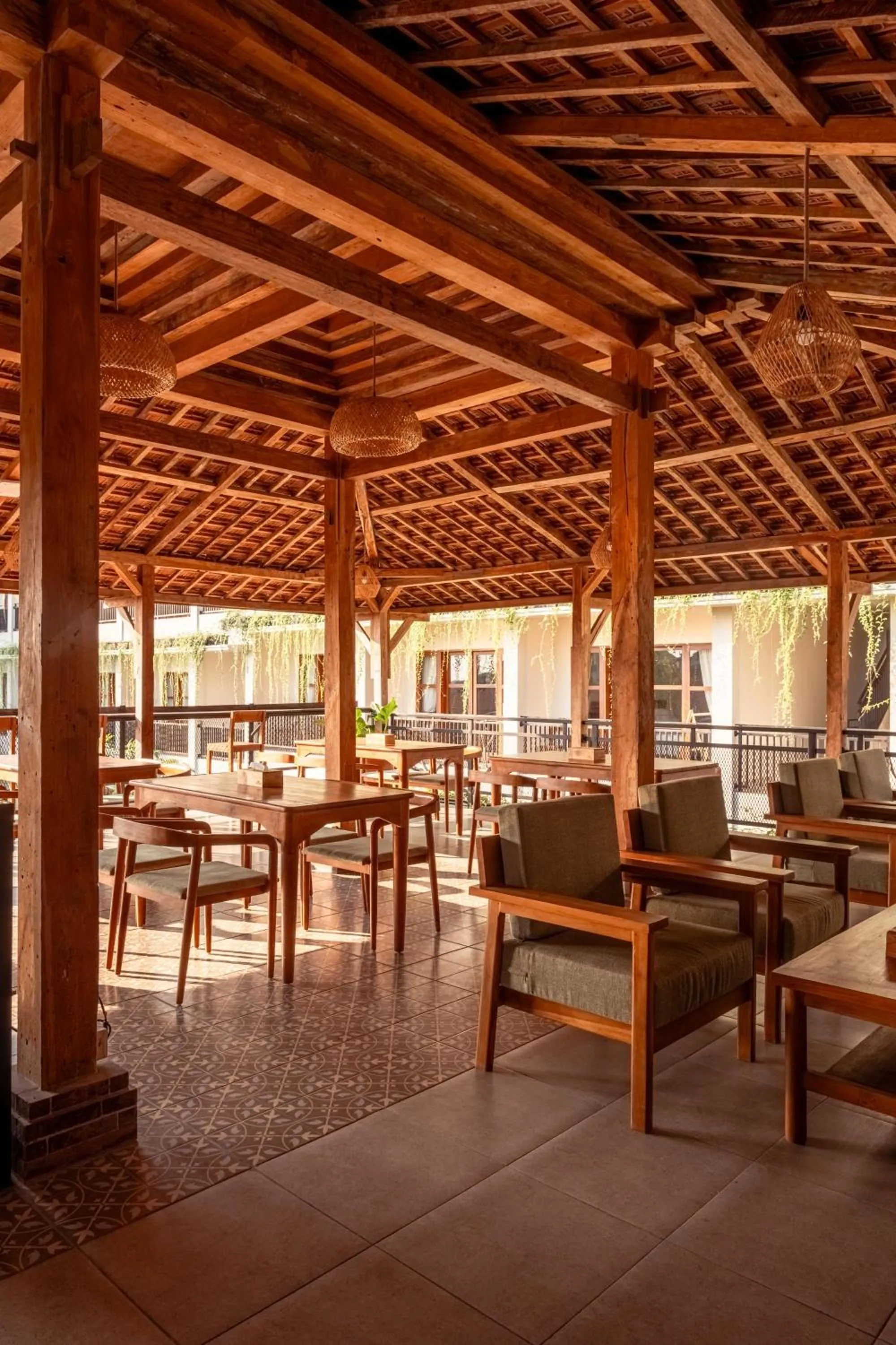 Restaurant/places to eat in Puri Kaja House