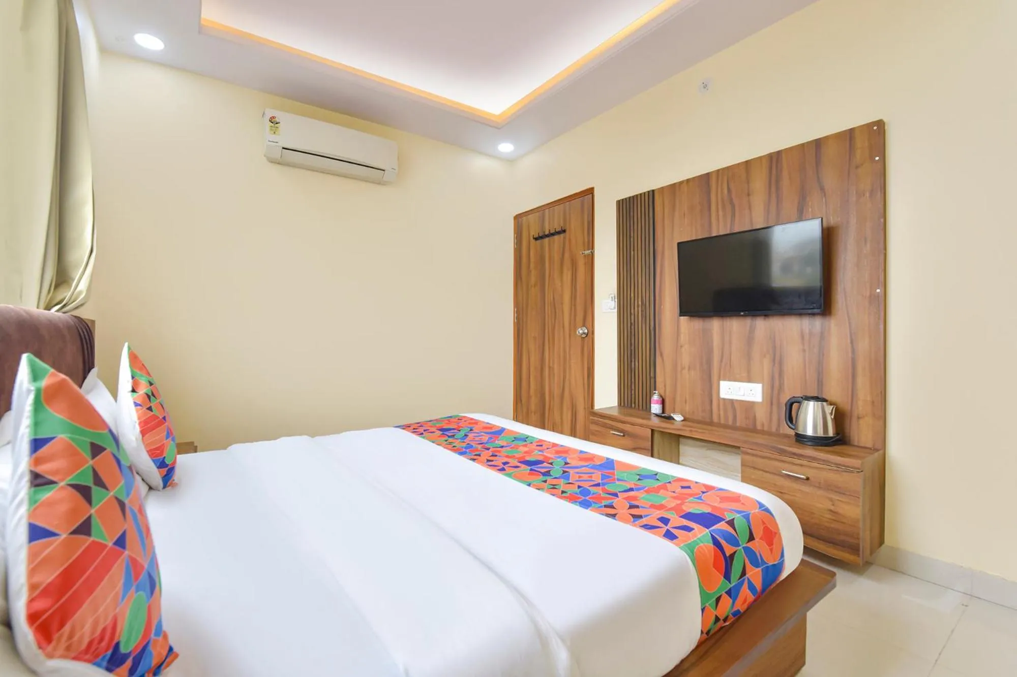 Bed in FabHotel Ballyfin Retreat