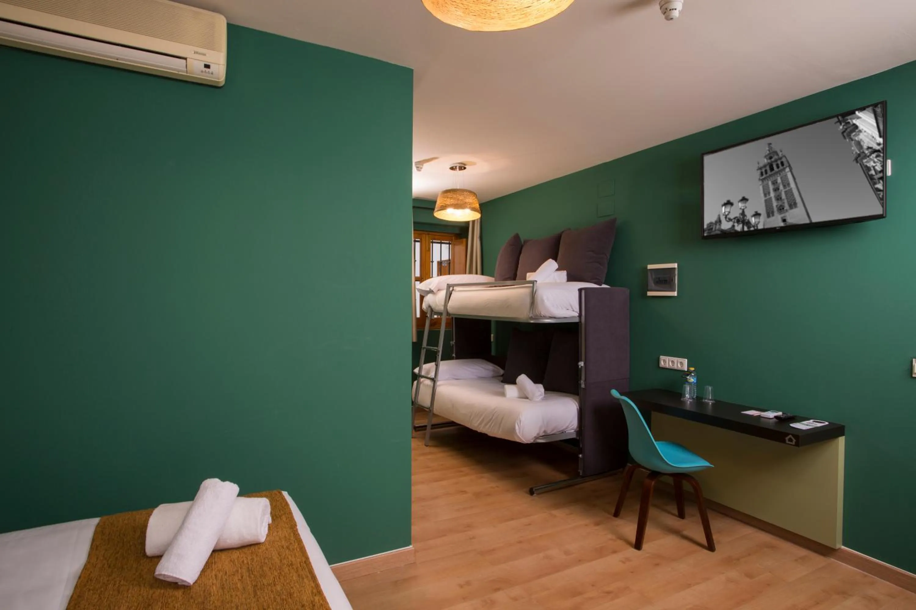 Bunk Bed in Casual Don Juan Tenorio Sevilla