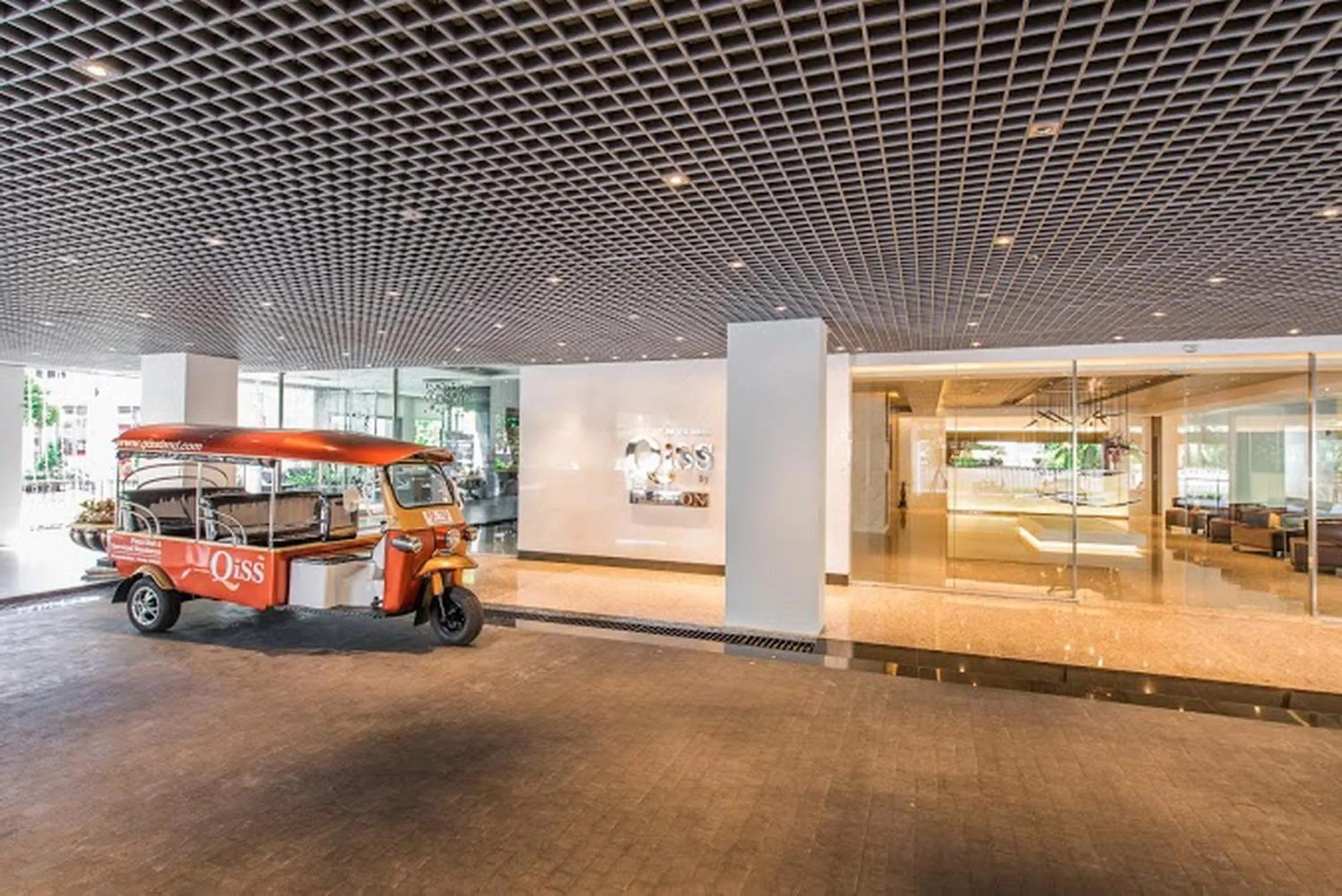 Facade/entrance in Qiss Residence by Bliston