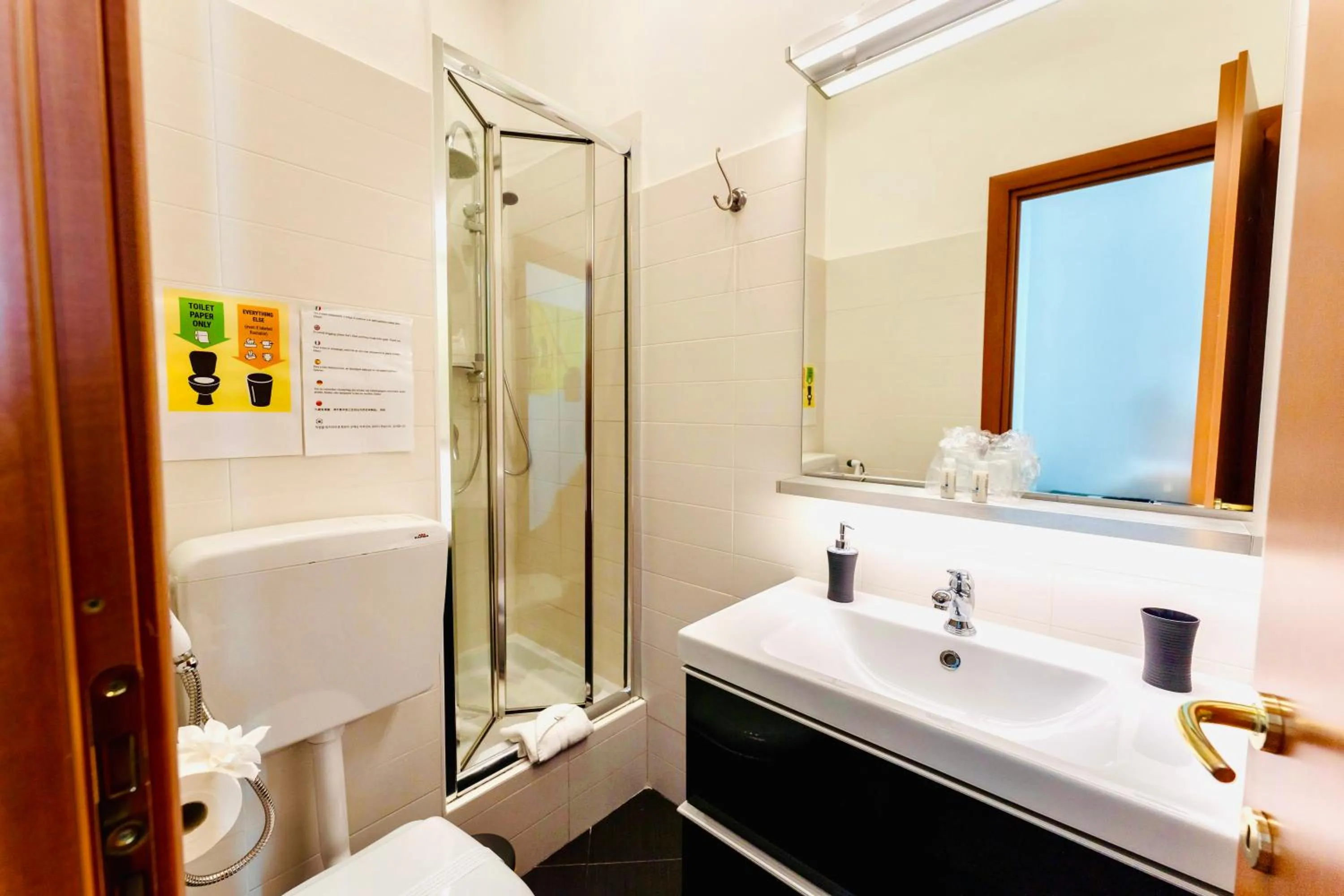 MICLAD Colosseum Guest House