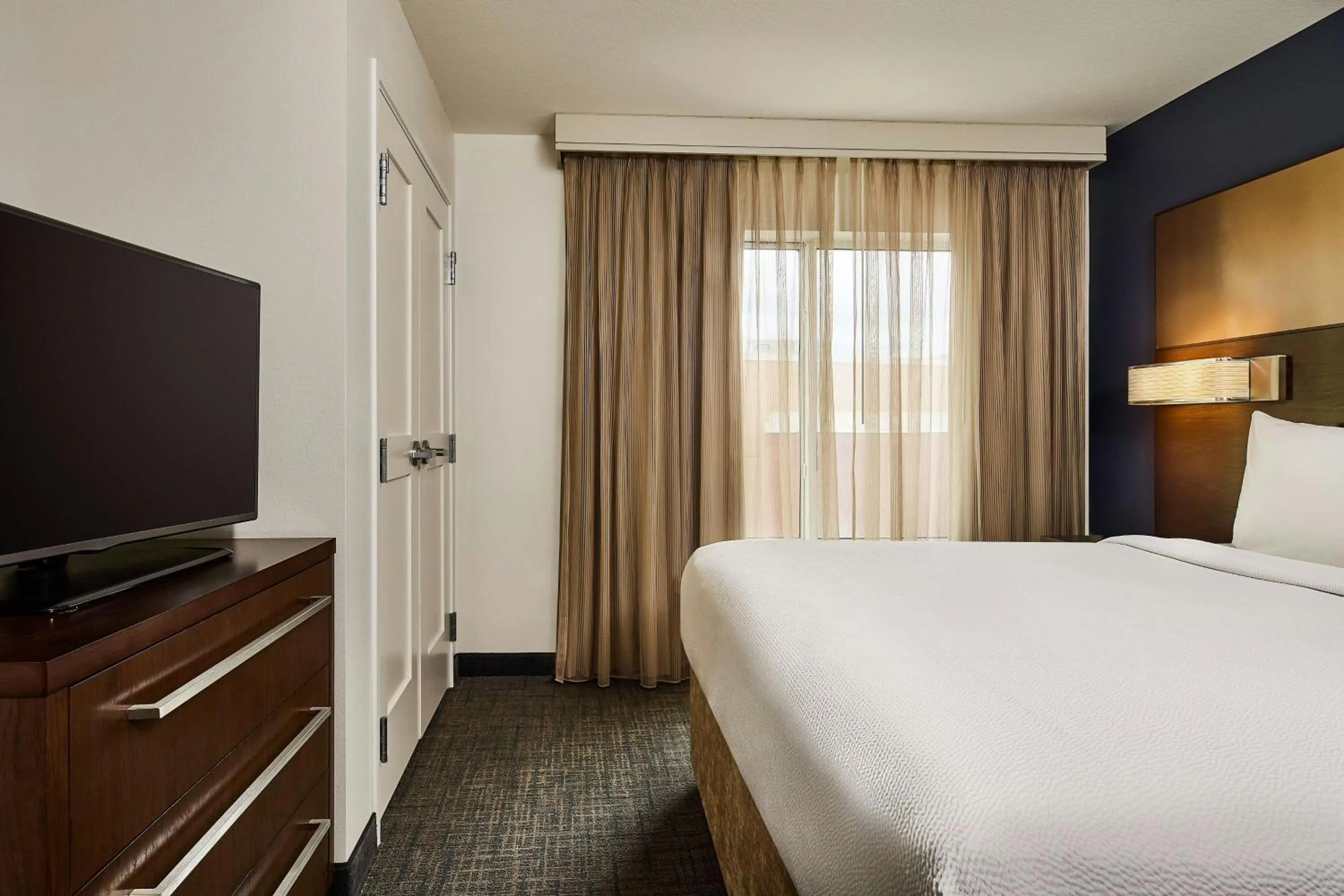 Bedroom, Bed in Residence Inn by Marriott Rapid City