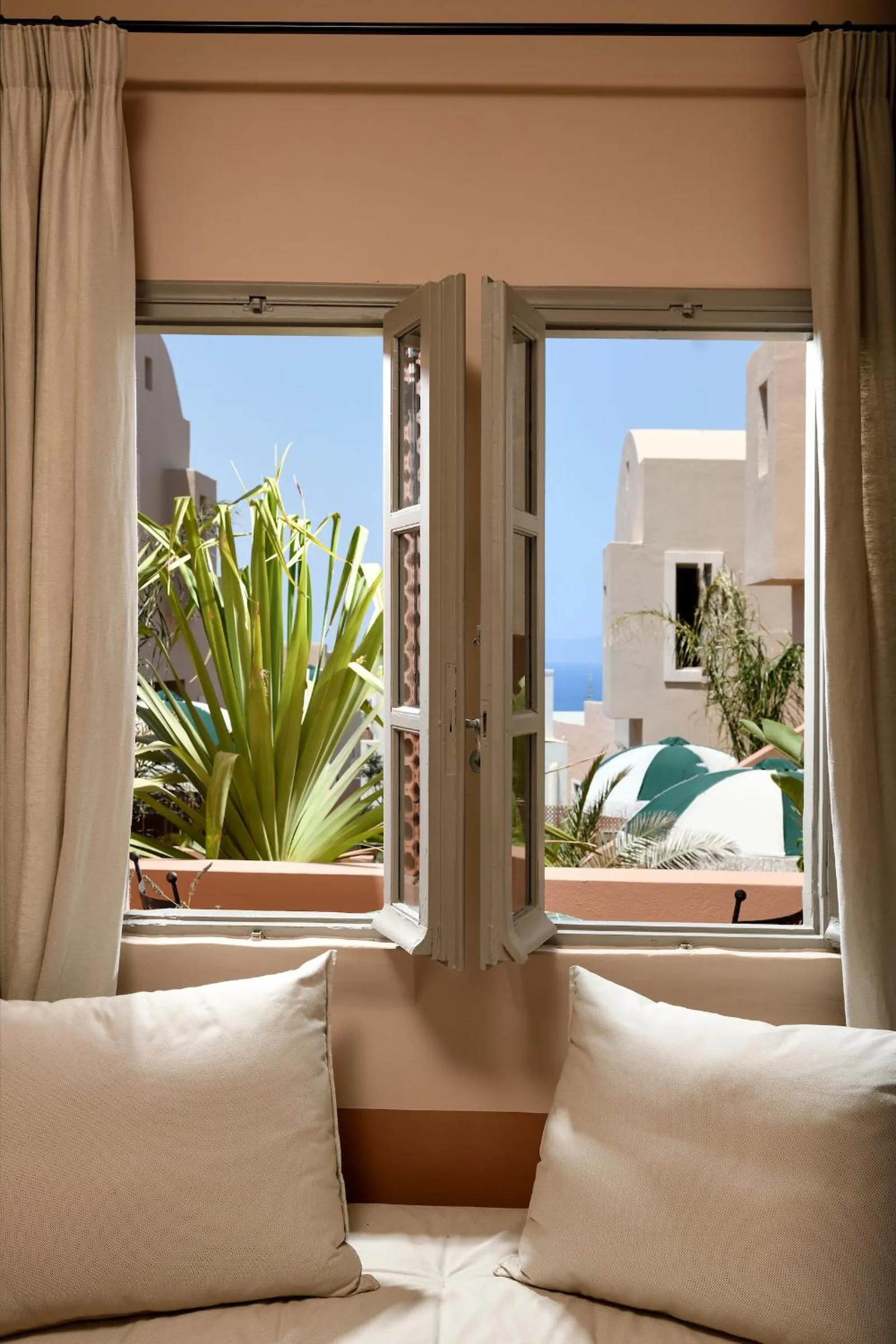 Terra Verde Oia by K&K