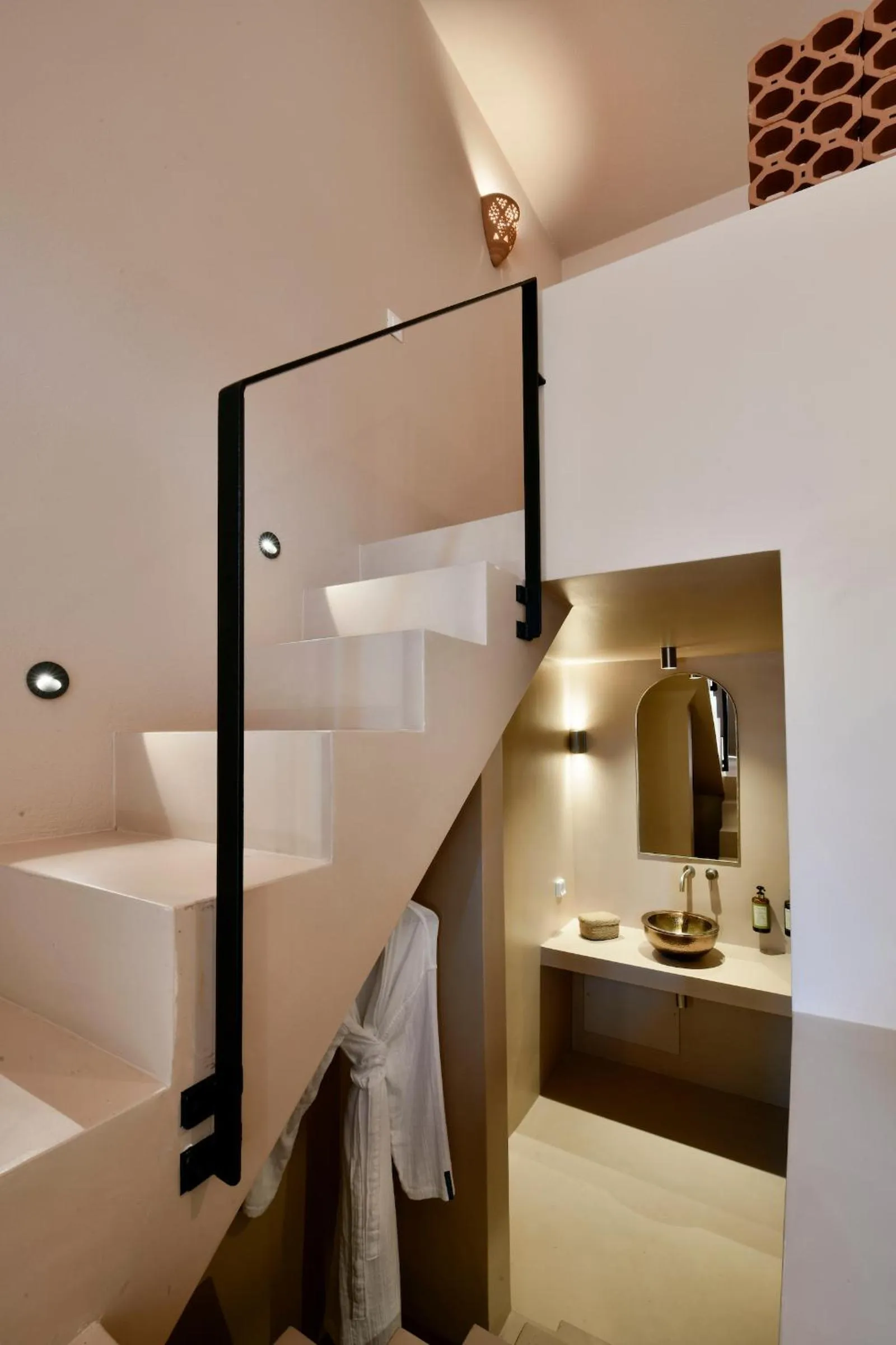 Terra Verde Oia by K&K