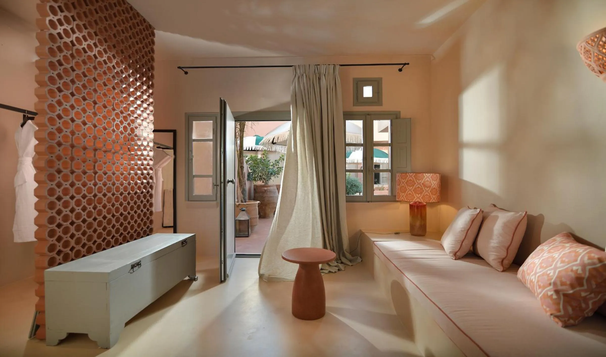 Photo of the whole room in Terra Verde Oia by K&K