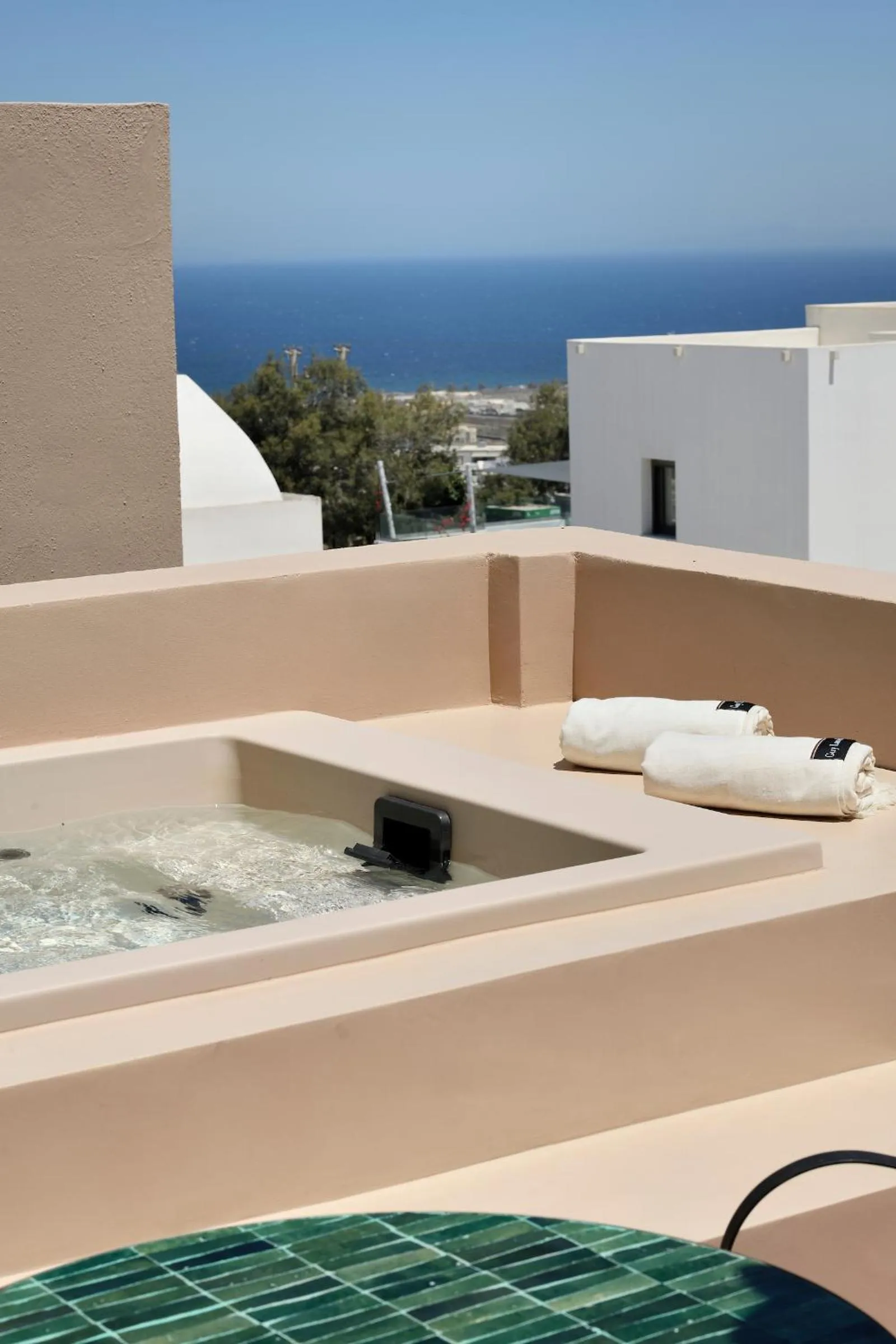 Terra Verde Oia by K&K