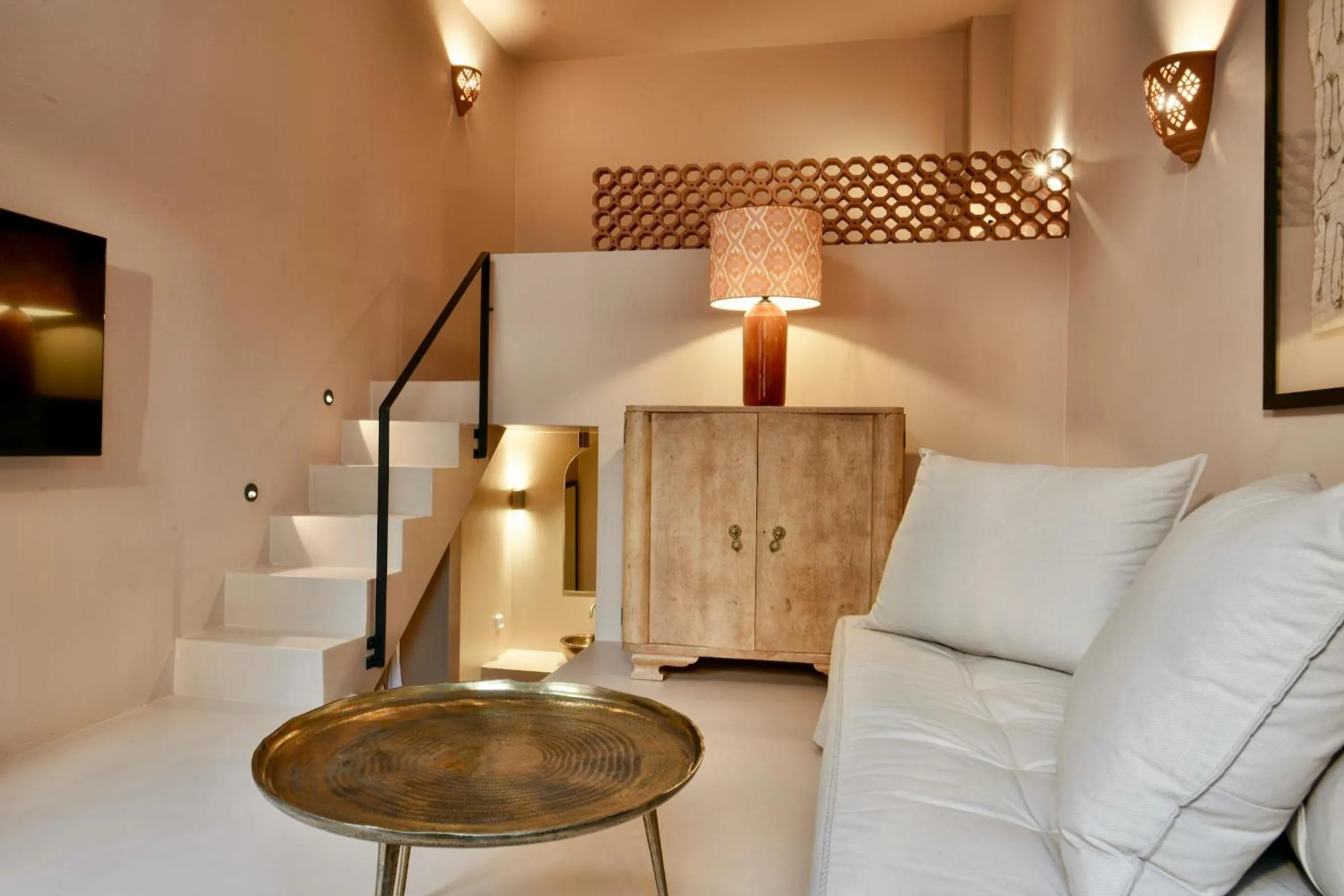 Terra Verde Oia by K&K