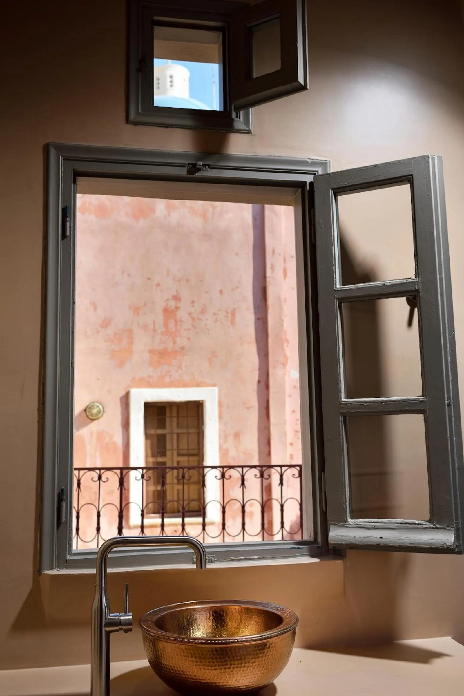 Terra Verde Oia by K&K