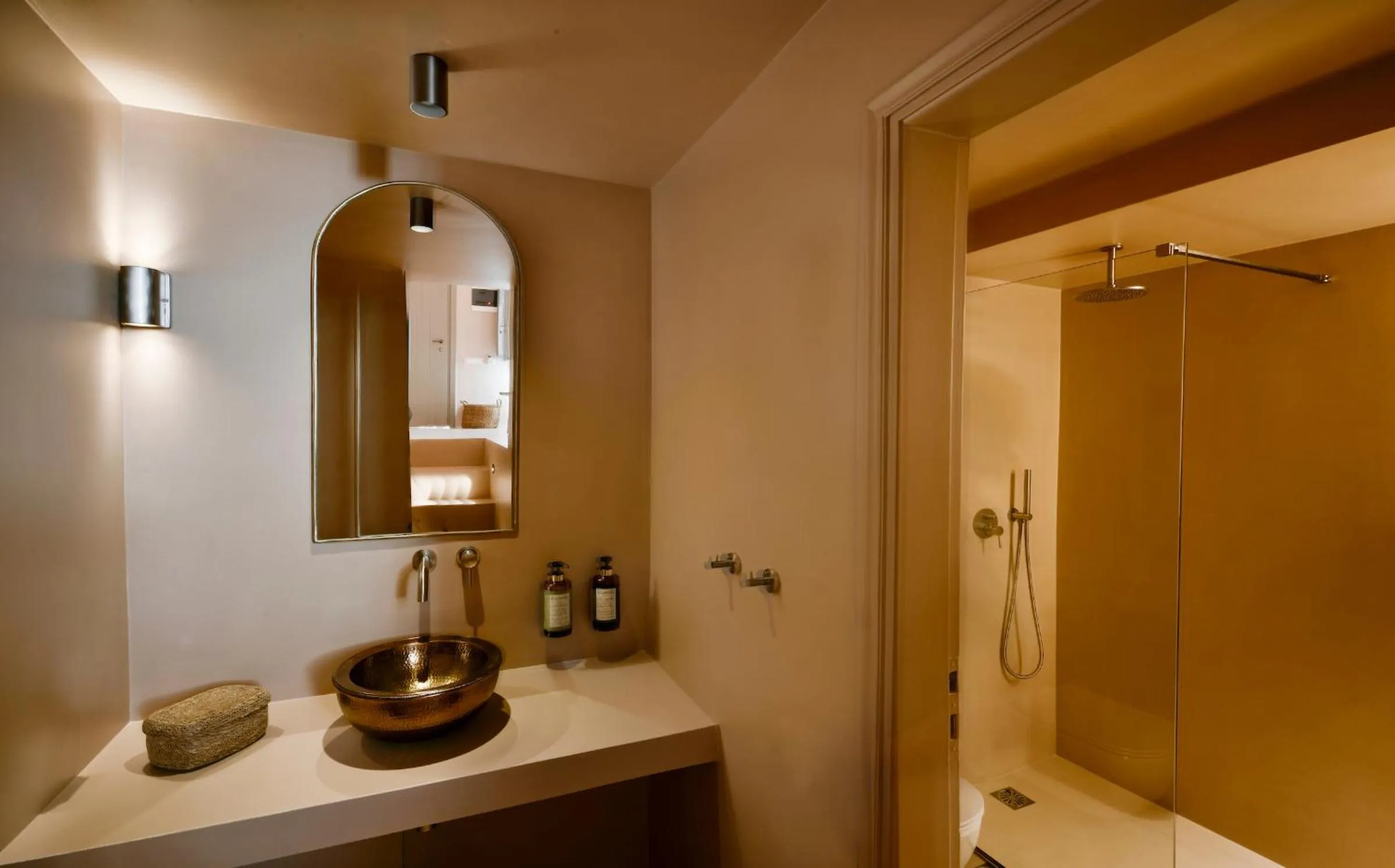 Terra Verde Oia by K&K