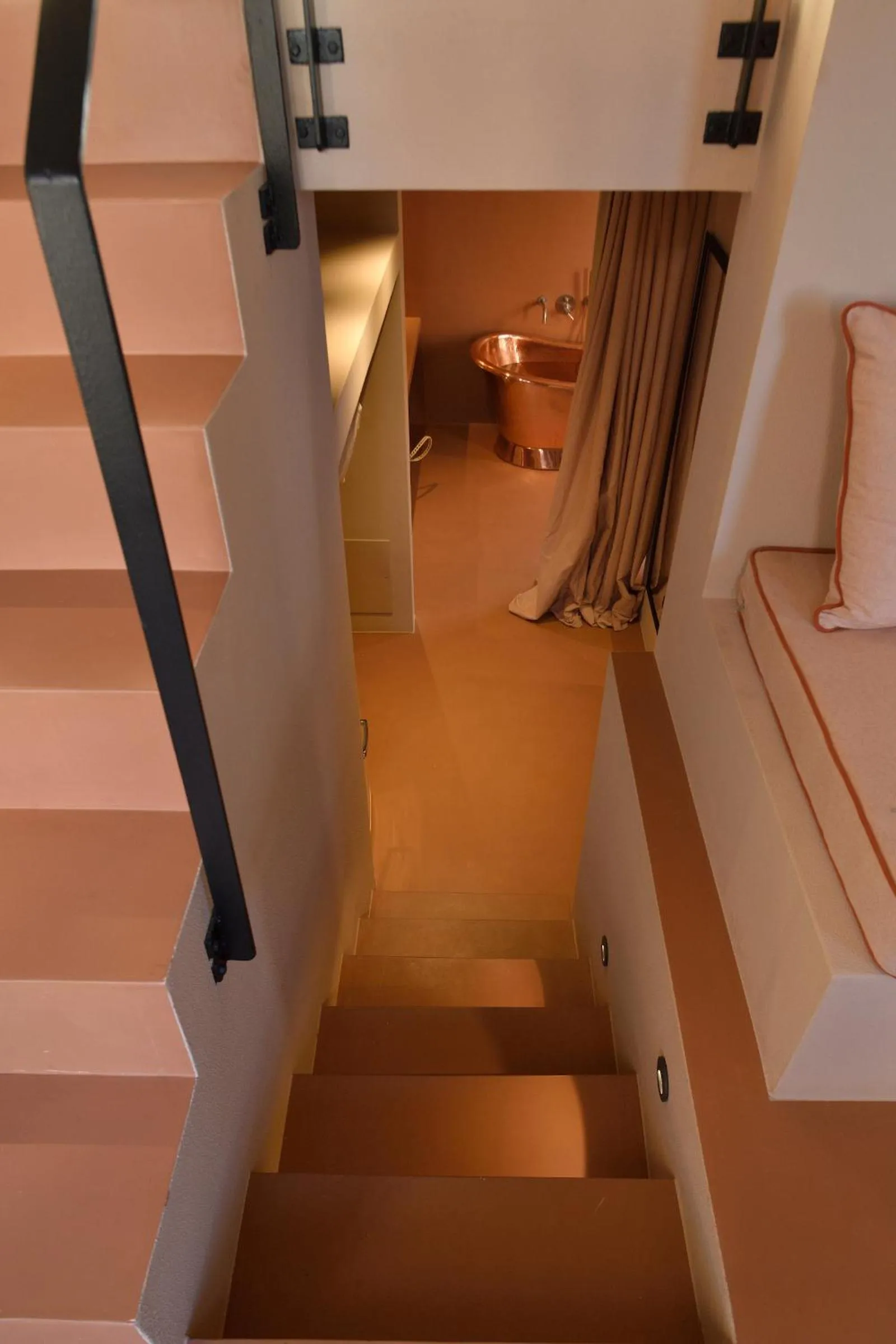 Terra Verde Oia by K&K