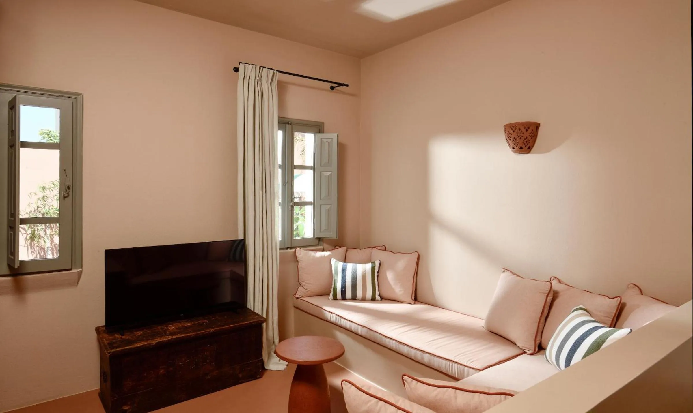 Terra Verde Oia by K&K