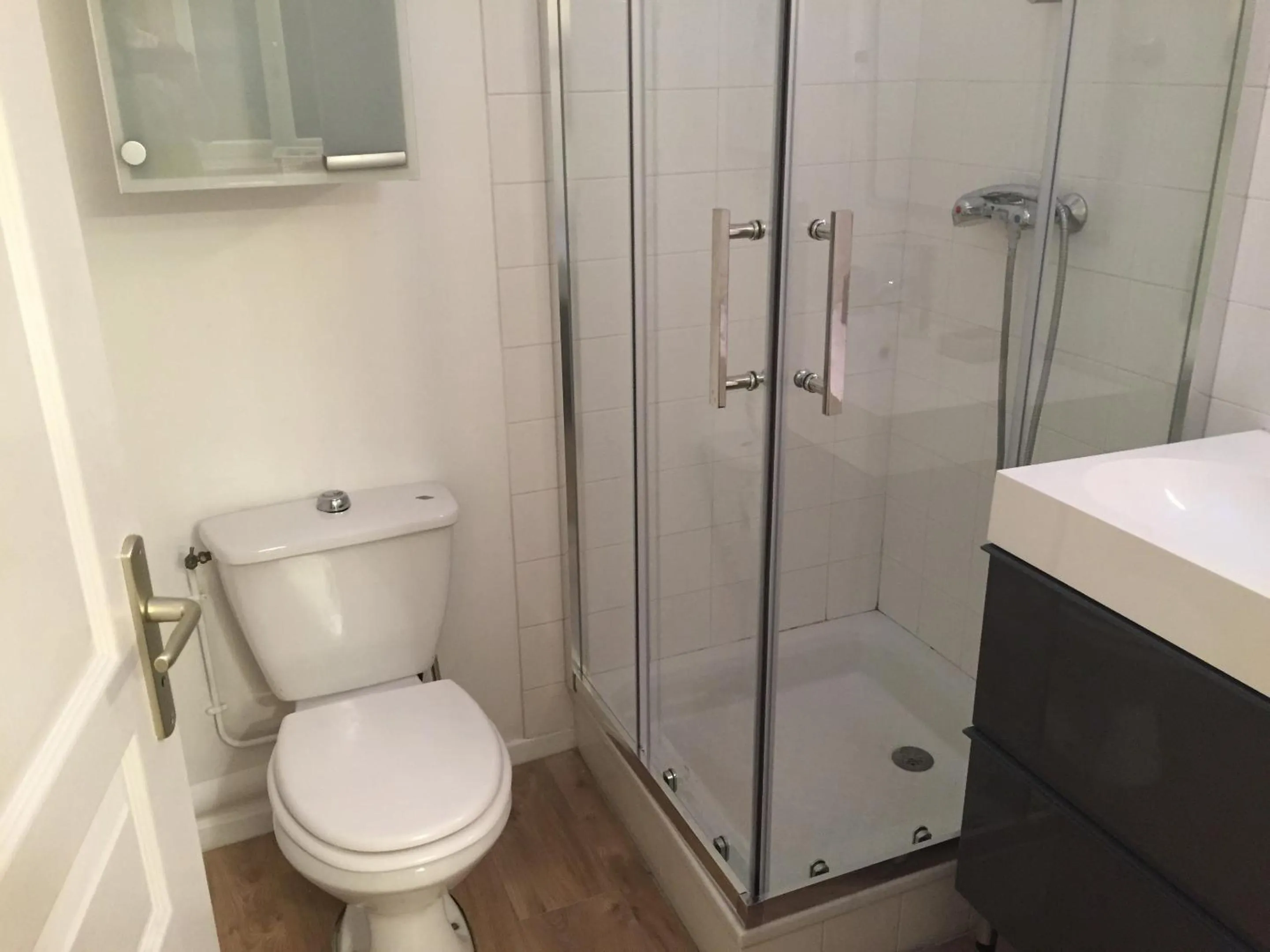 Bathroom in Apartment Villeurbanne