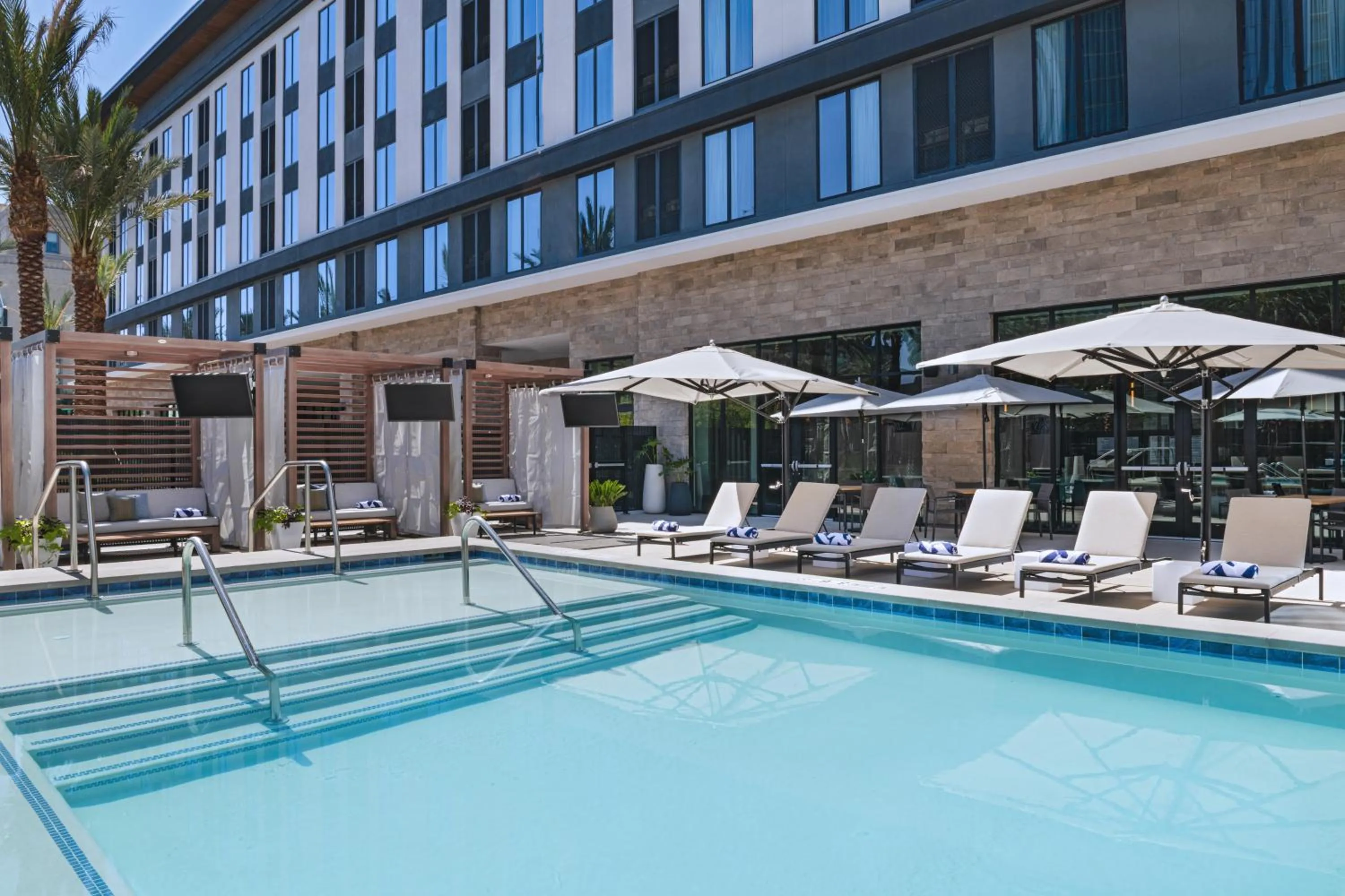 Swimming pool in AC Hotel by Marriott Las Vegas Symphony Park