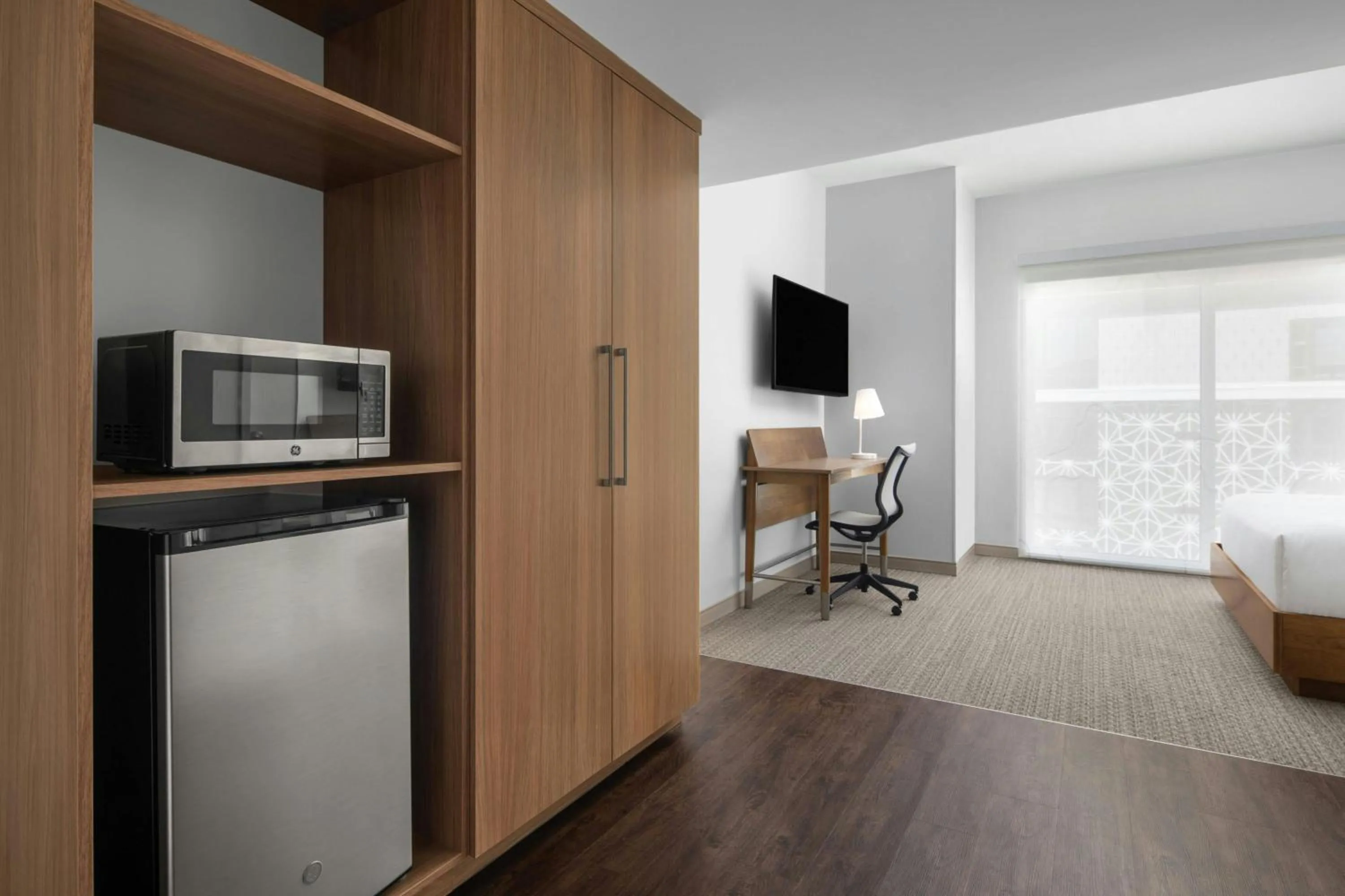 Photo of the whole room in Element Calgary Downtown