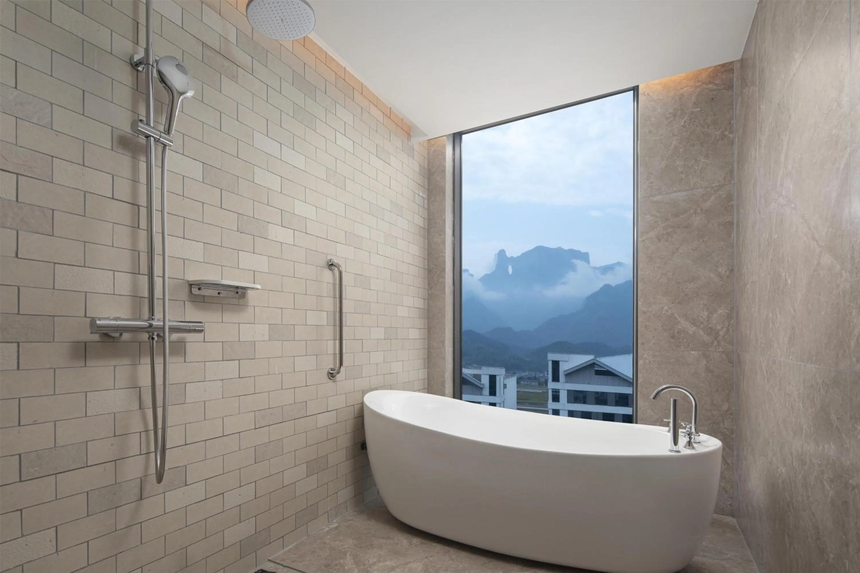 Bathroom in Hilton Garden Inn Zhangjiajie Tianmen Mountain