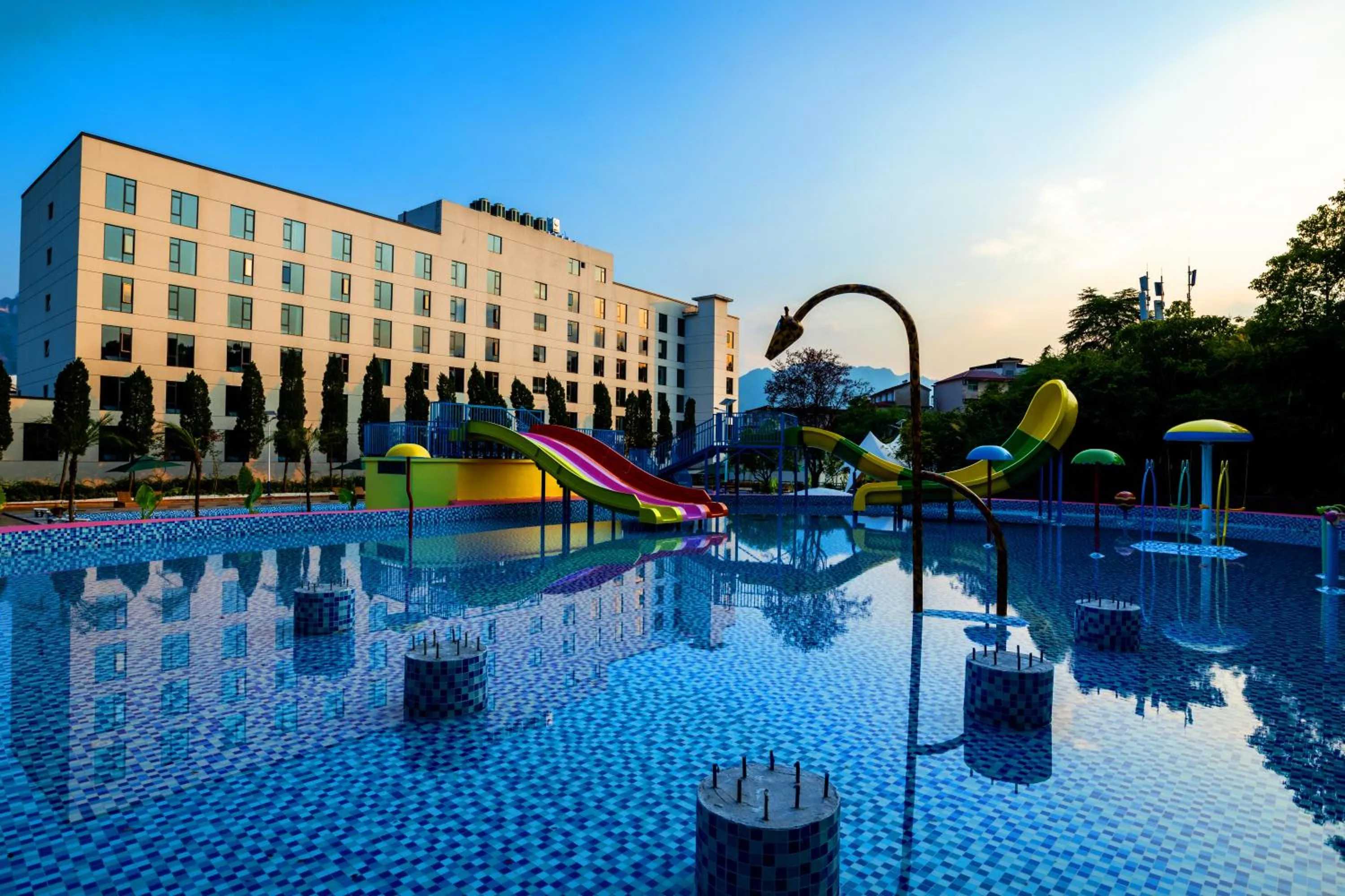 Swimming pool in Hilton Garden Inn Zhangjiajie Tianmen Mountain