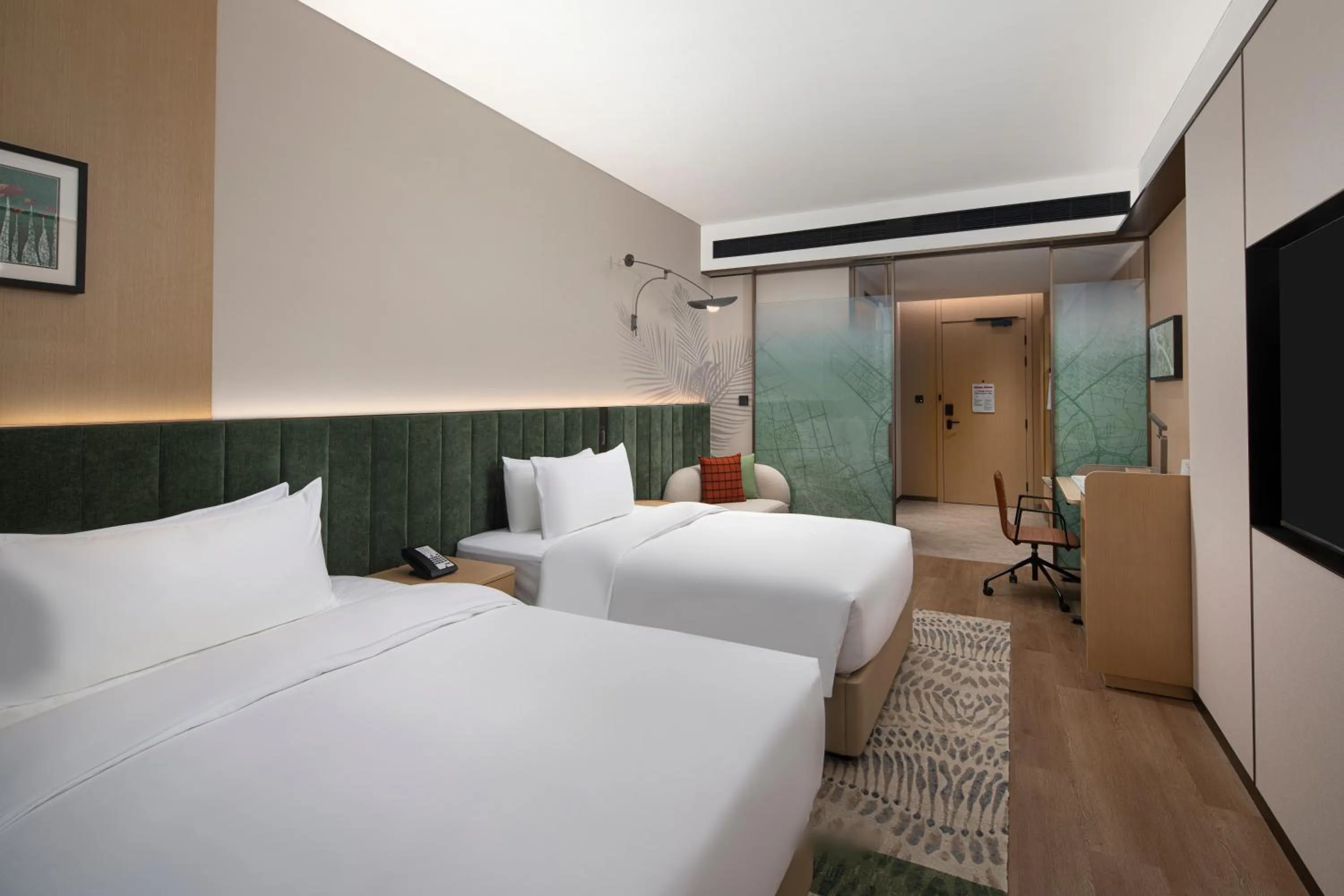 Photo of the whole room, Bed in Hilton Garden Inn Zhangjiajie Tianmen Mountain