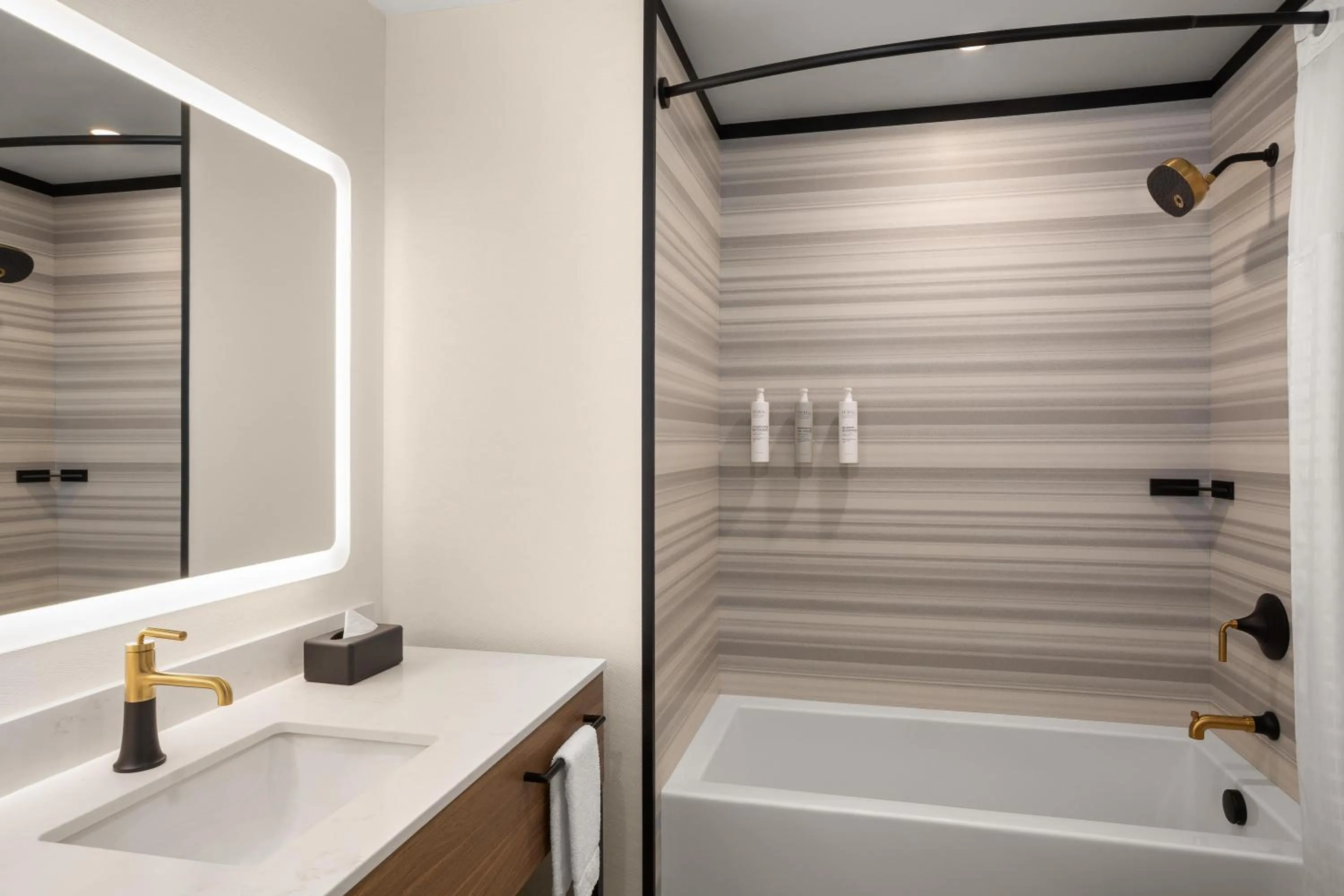 Bathroom in Hampton Inn By Hilton Calgary Downtown