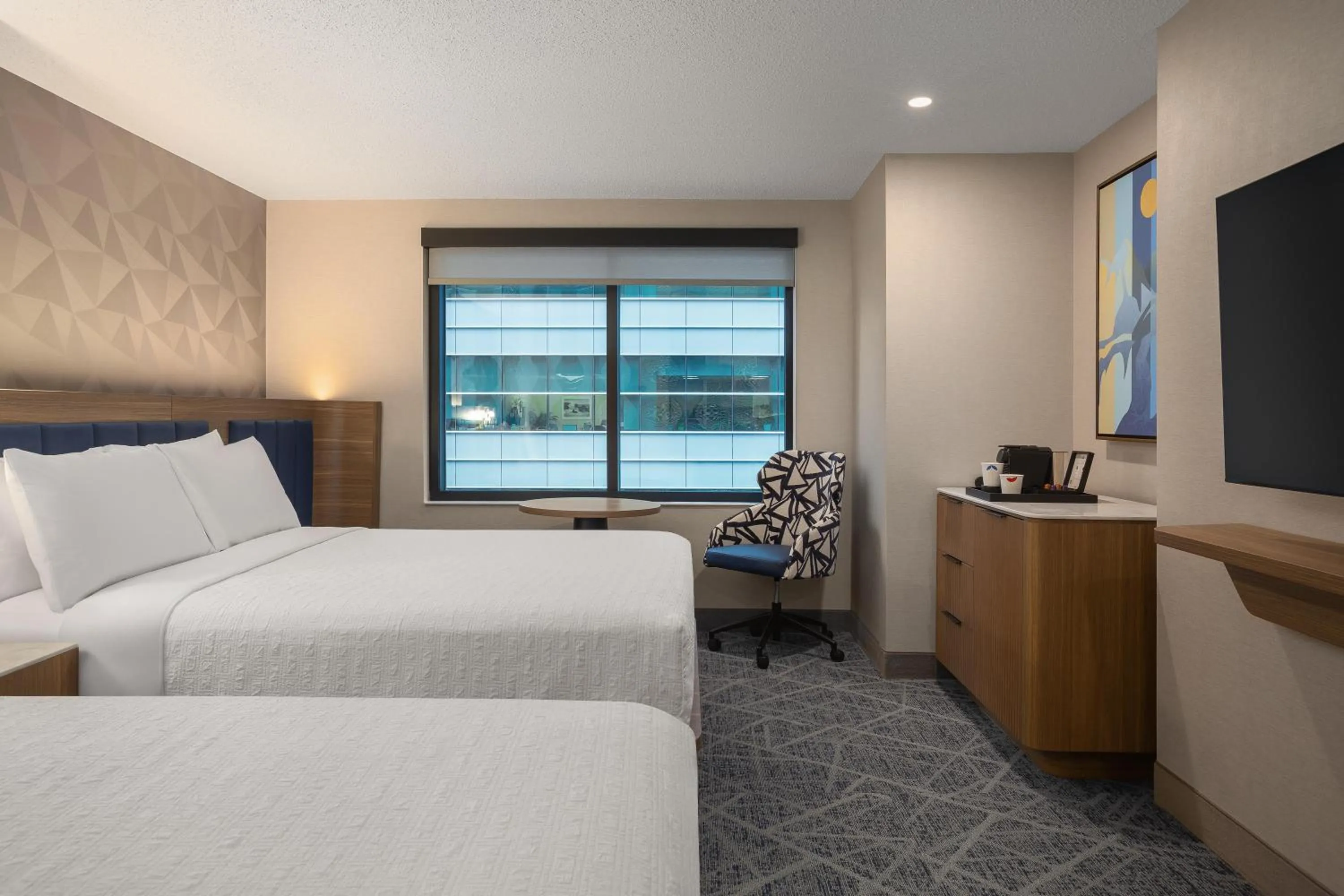 Bed in Hampton Inn By Hilton Calgary Downtown