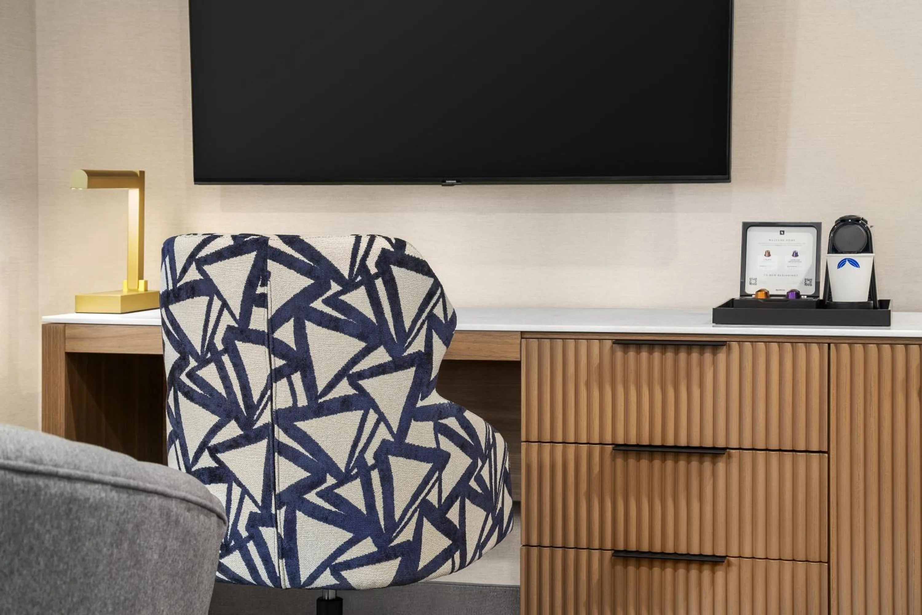 Bedroom in Hampton Inn By Hilton Calgary Downtown