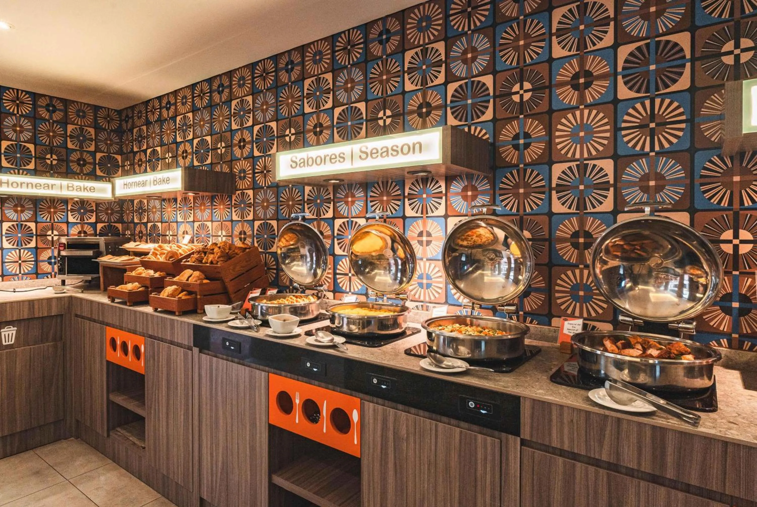 Restaurant/places to eat in Hampton By Hilton Cusco