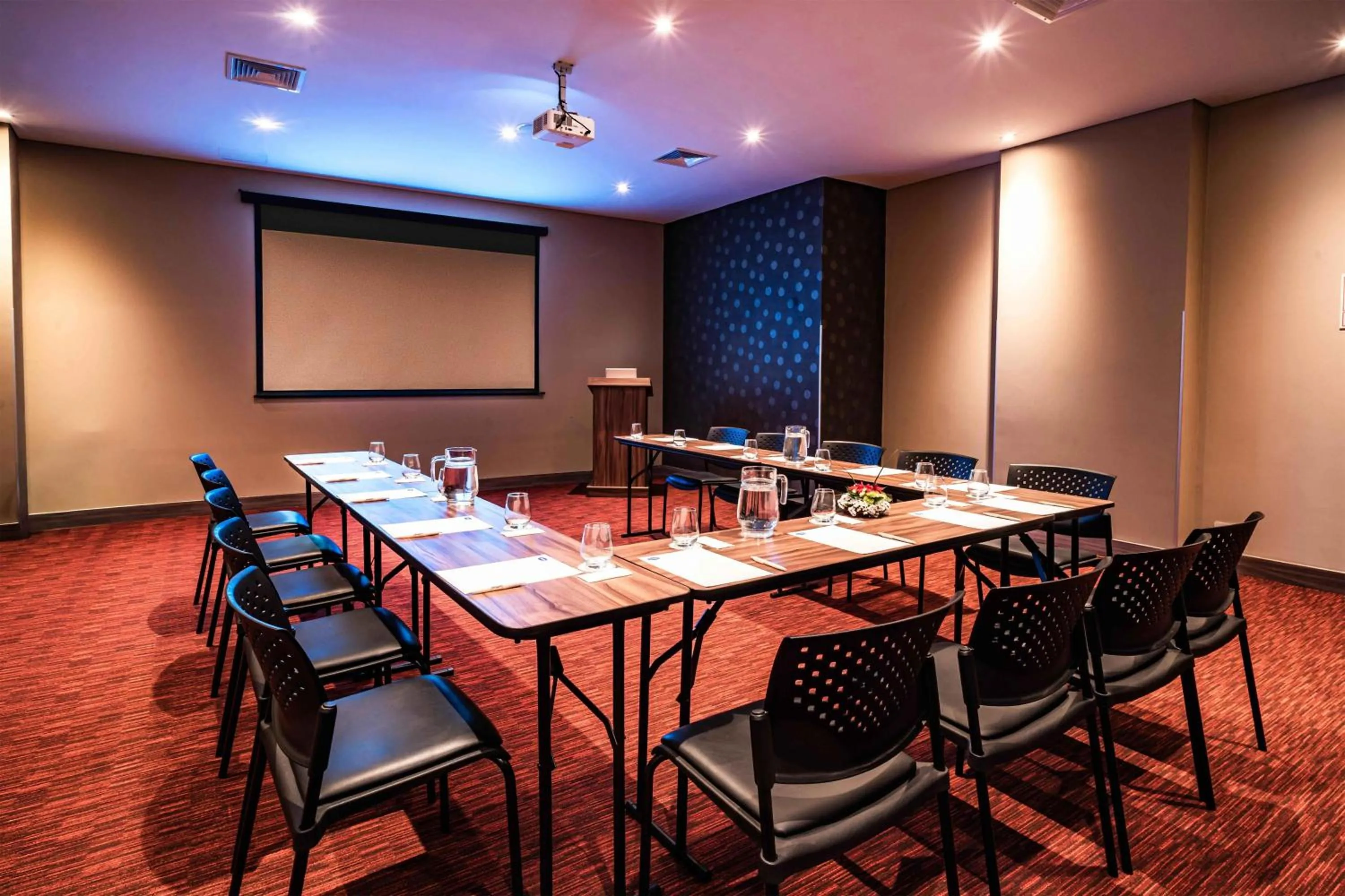 Meeting/conference room in Hampton By Hilton Cusco