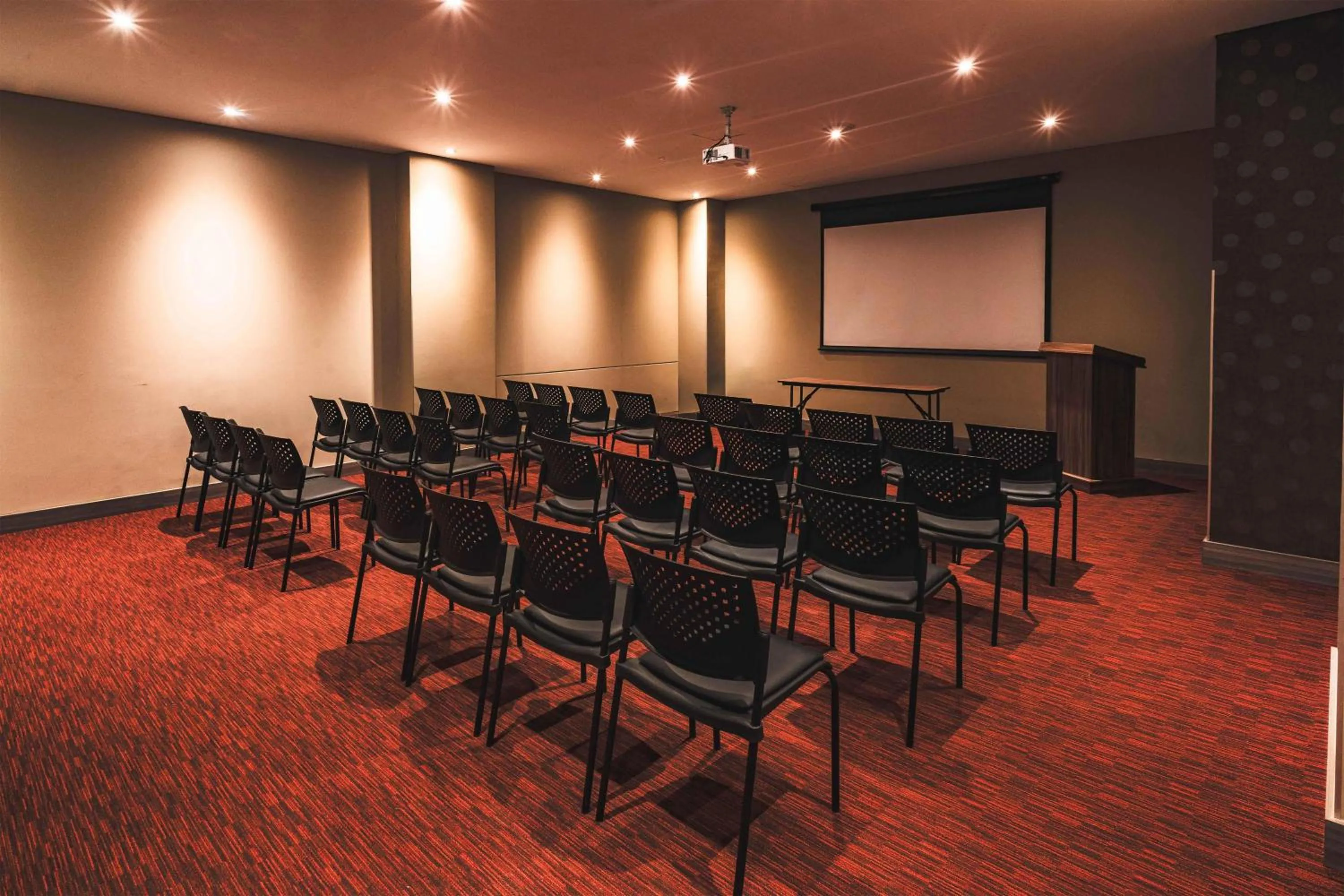 Meeting/conference room in Hampton By Hilton Cusco