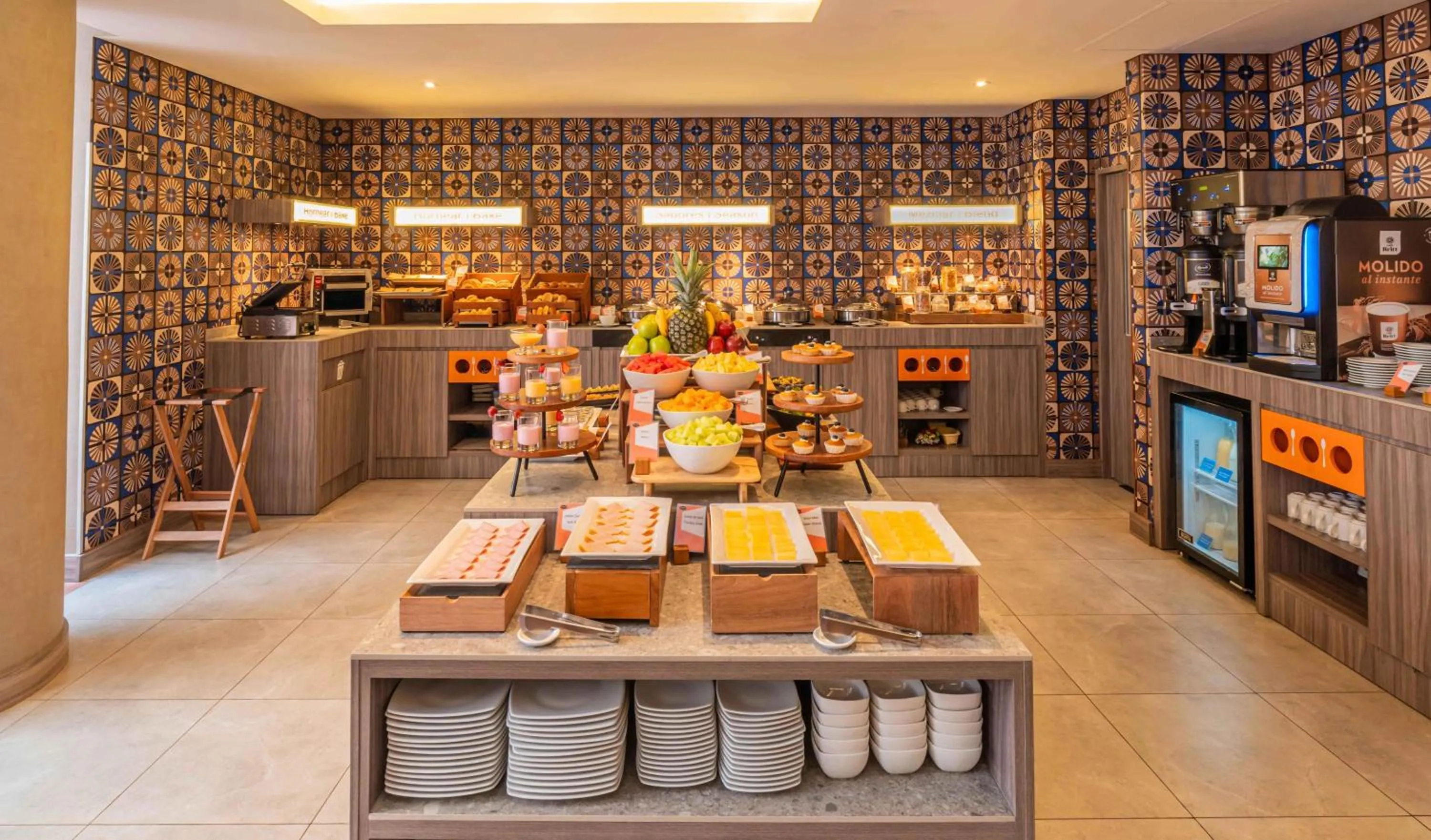 Restaurant/places to eat in Hampton By Hilton Cusco