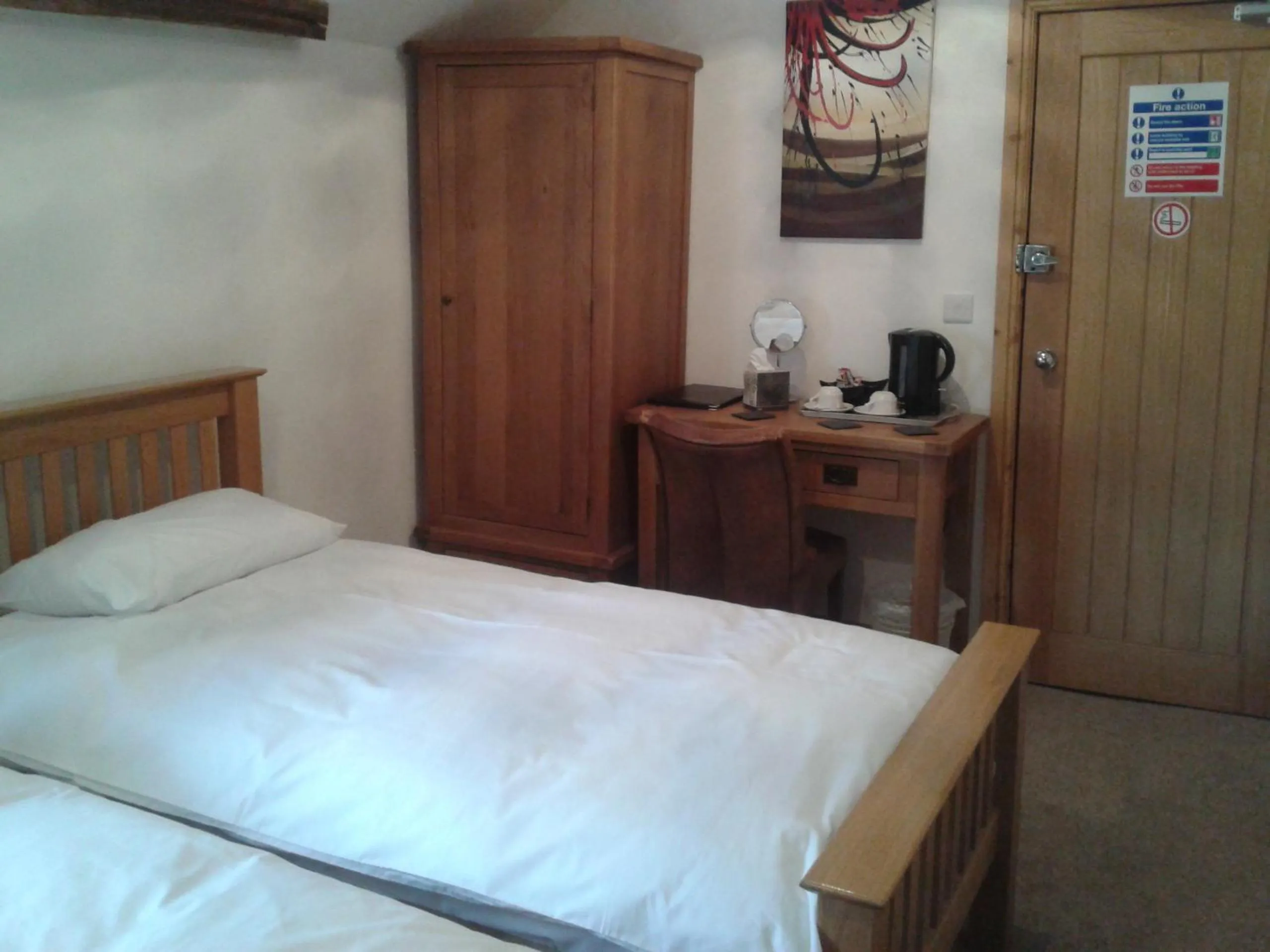 Photo of the whole room in The Bear