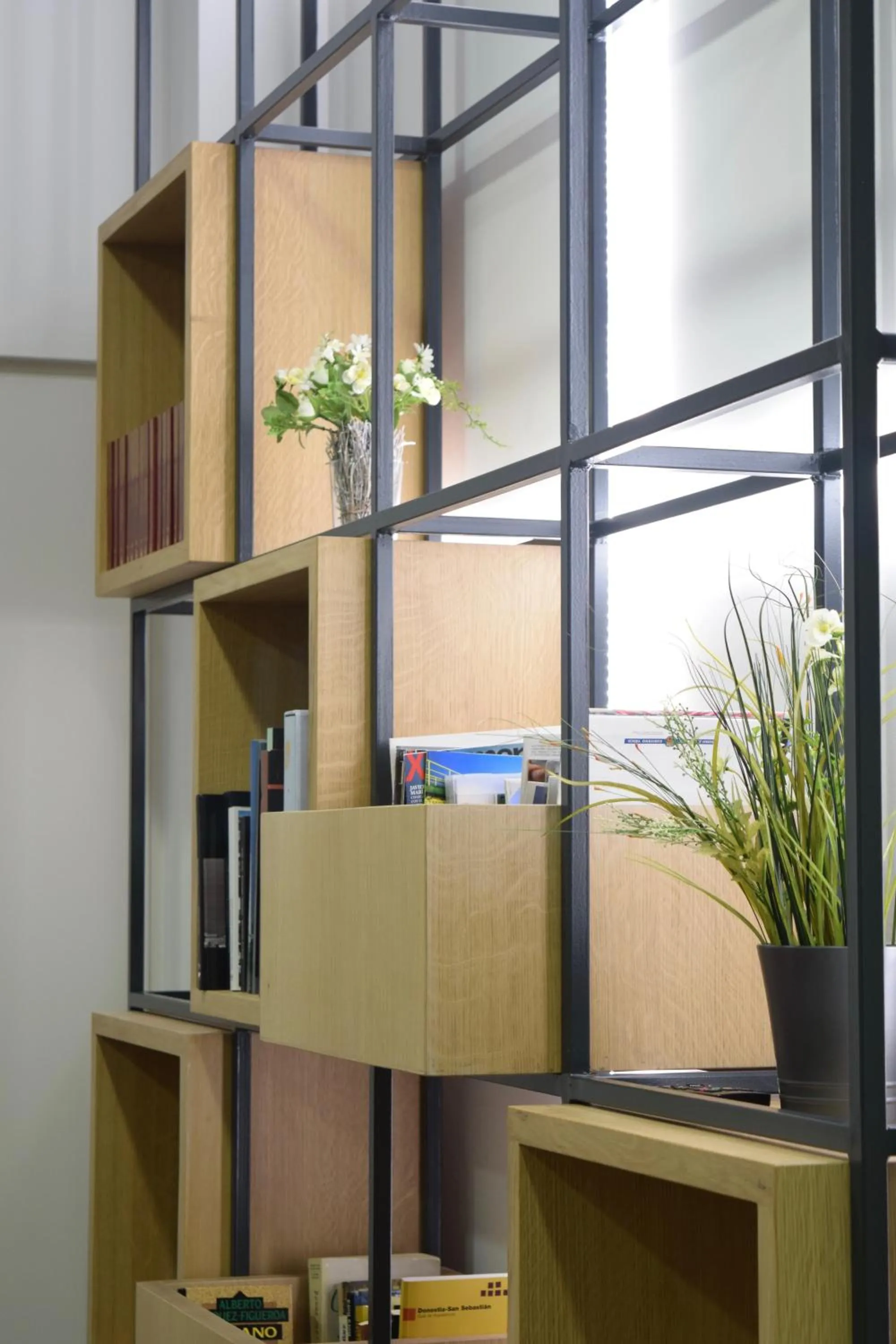 Communal lounge/ TV room in Zerupe Hotel