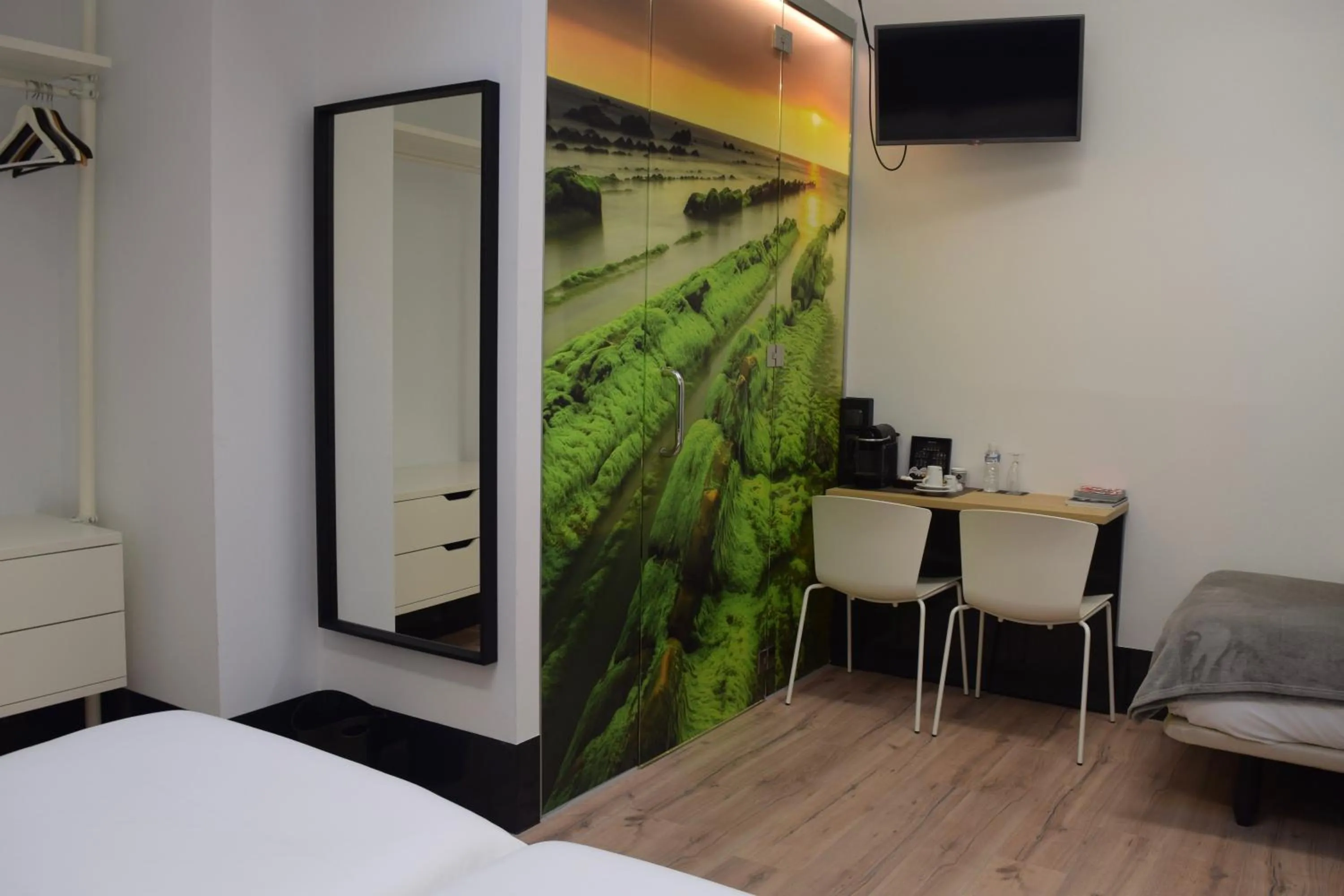 Coffee/tea facilities, Bed in Zerupe Hotel