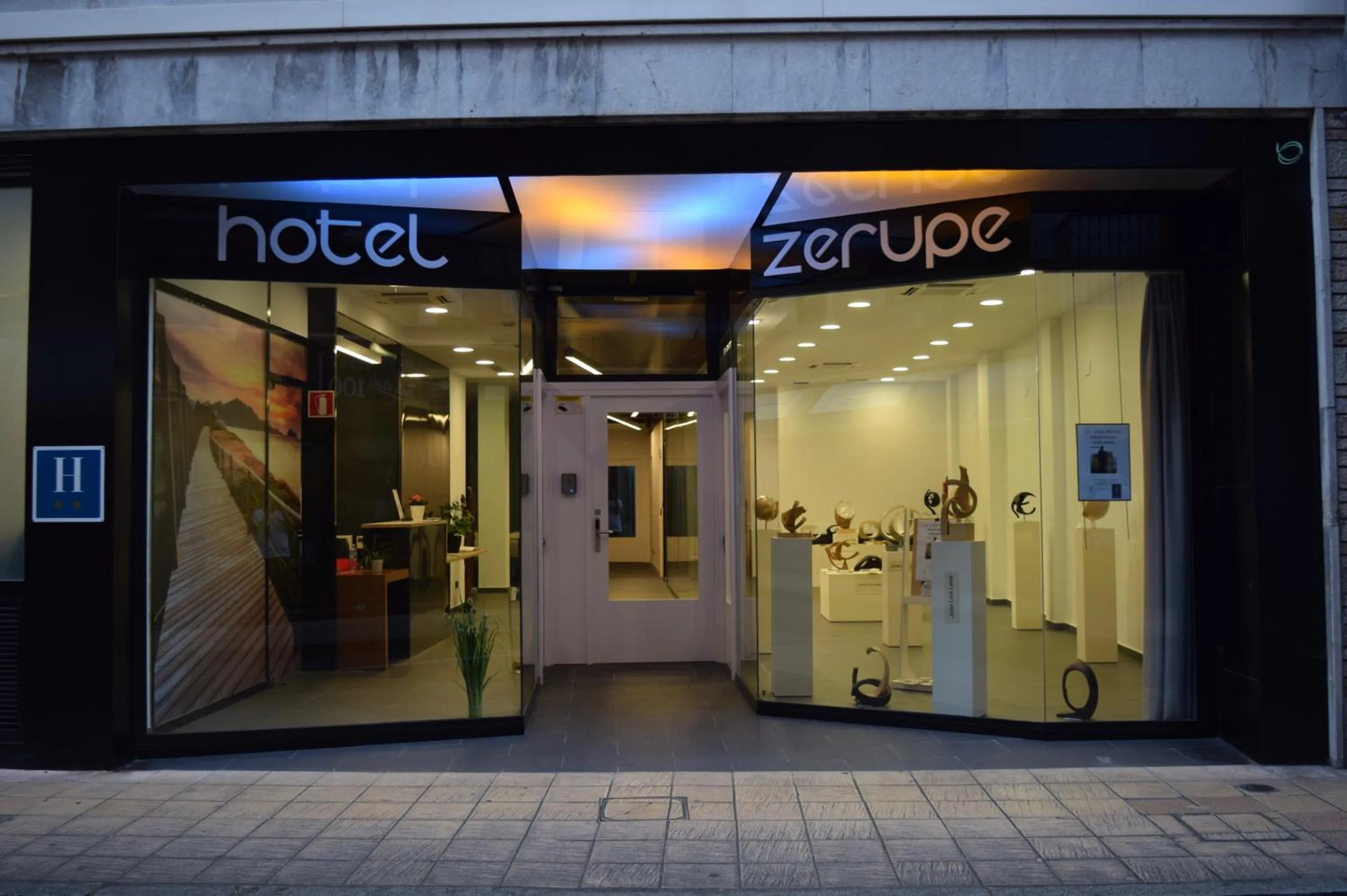 Facade/entrance in Zerupe Hotel