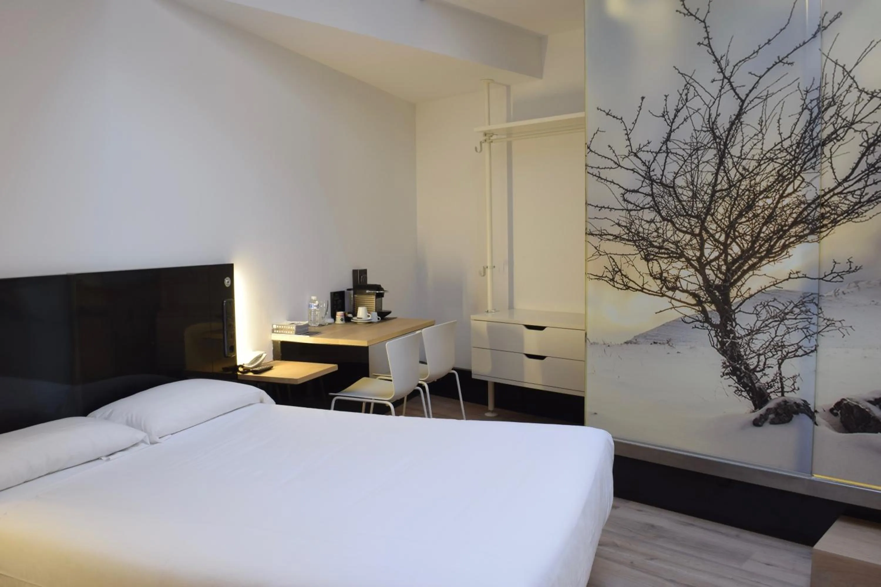 Coffee/tea facilities, Bed in Zerupe Hotel