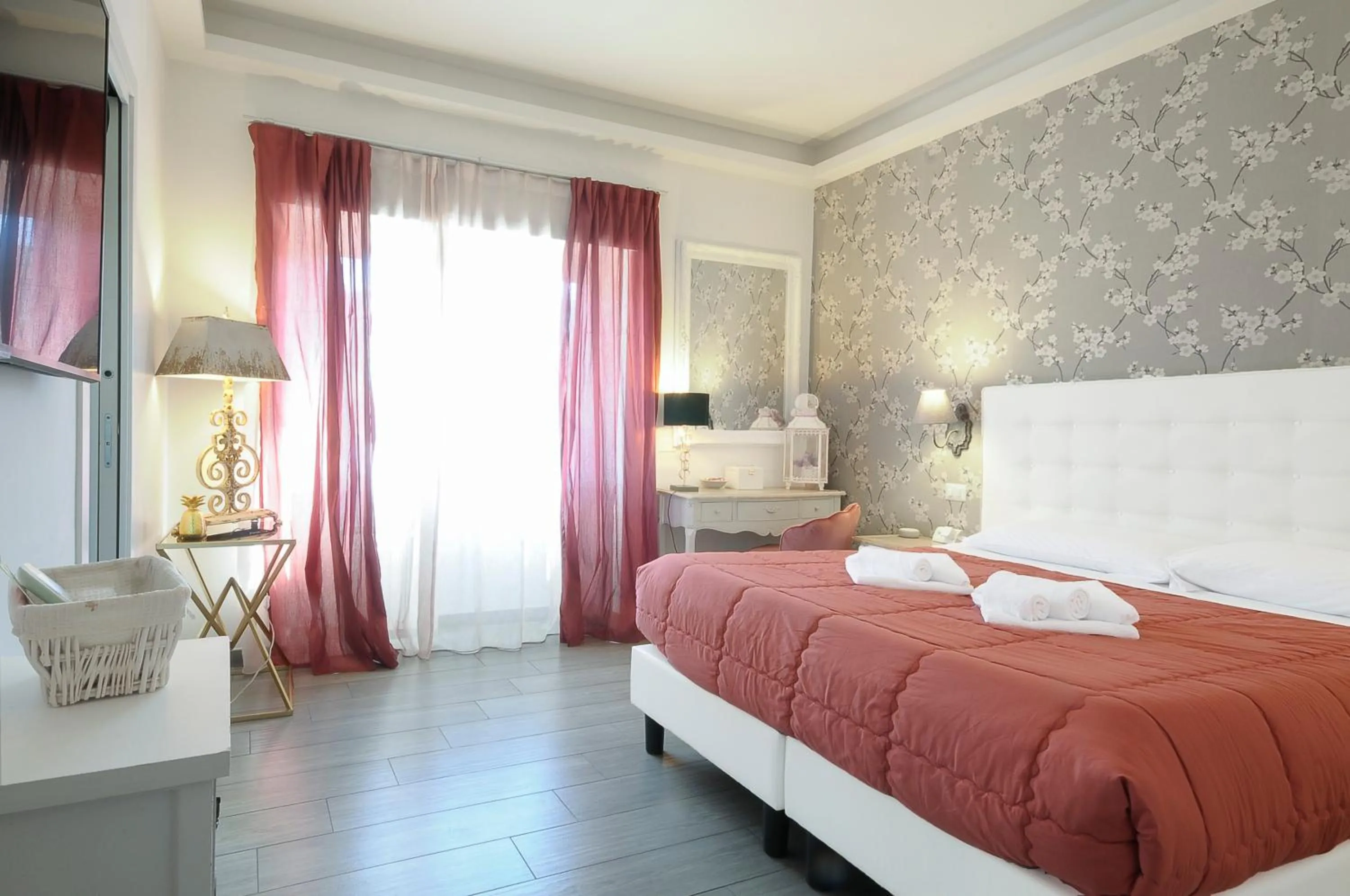 Photo of the whole room, Bed in RomAntic Dreams Guest House