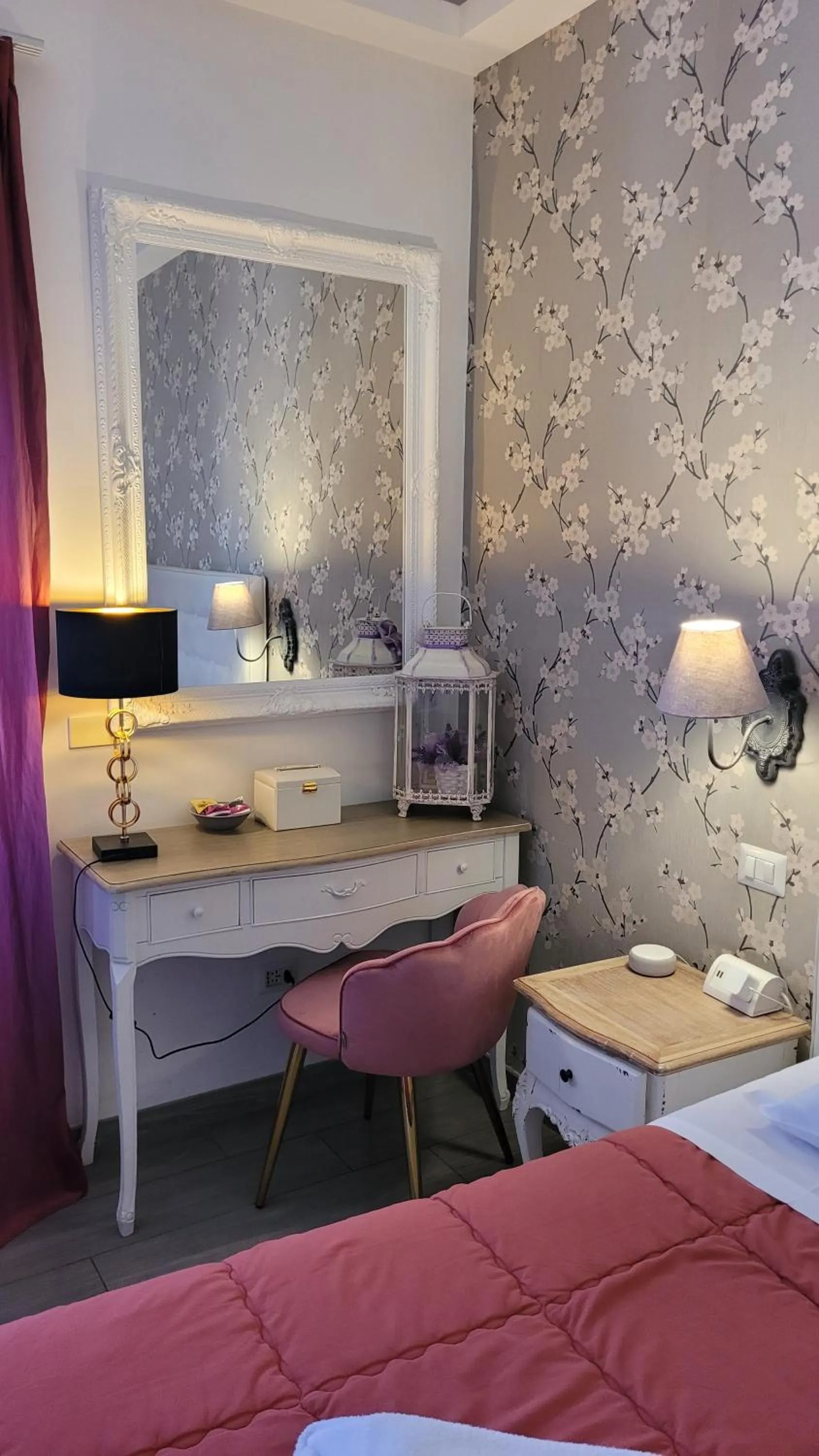 Photo of the whole room, Bed in RomAntic Dreams Guest House